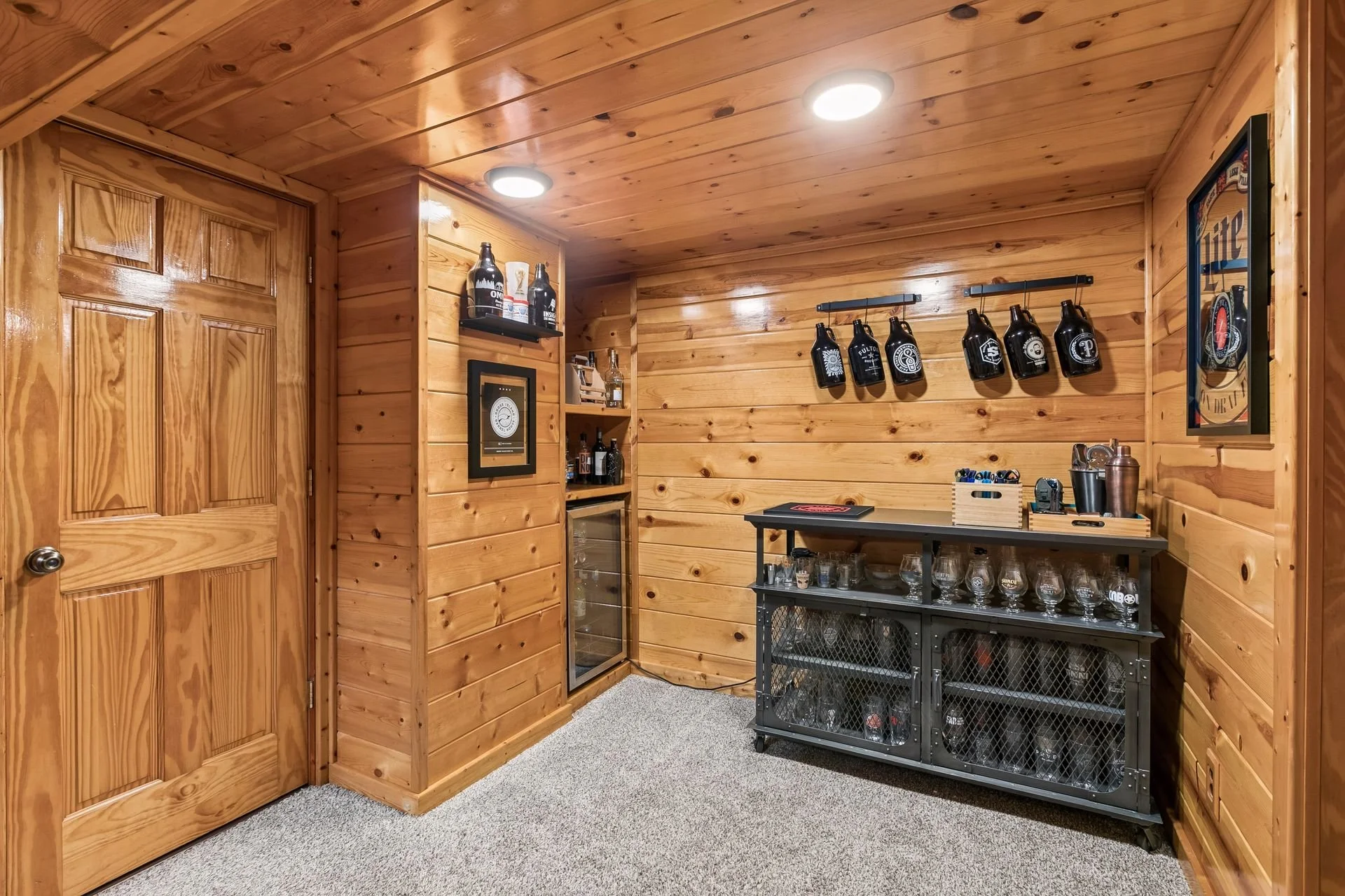 20 Family Room.jpg