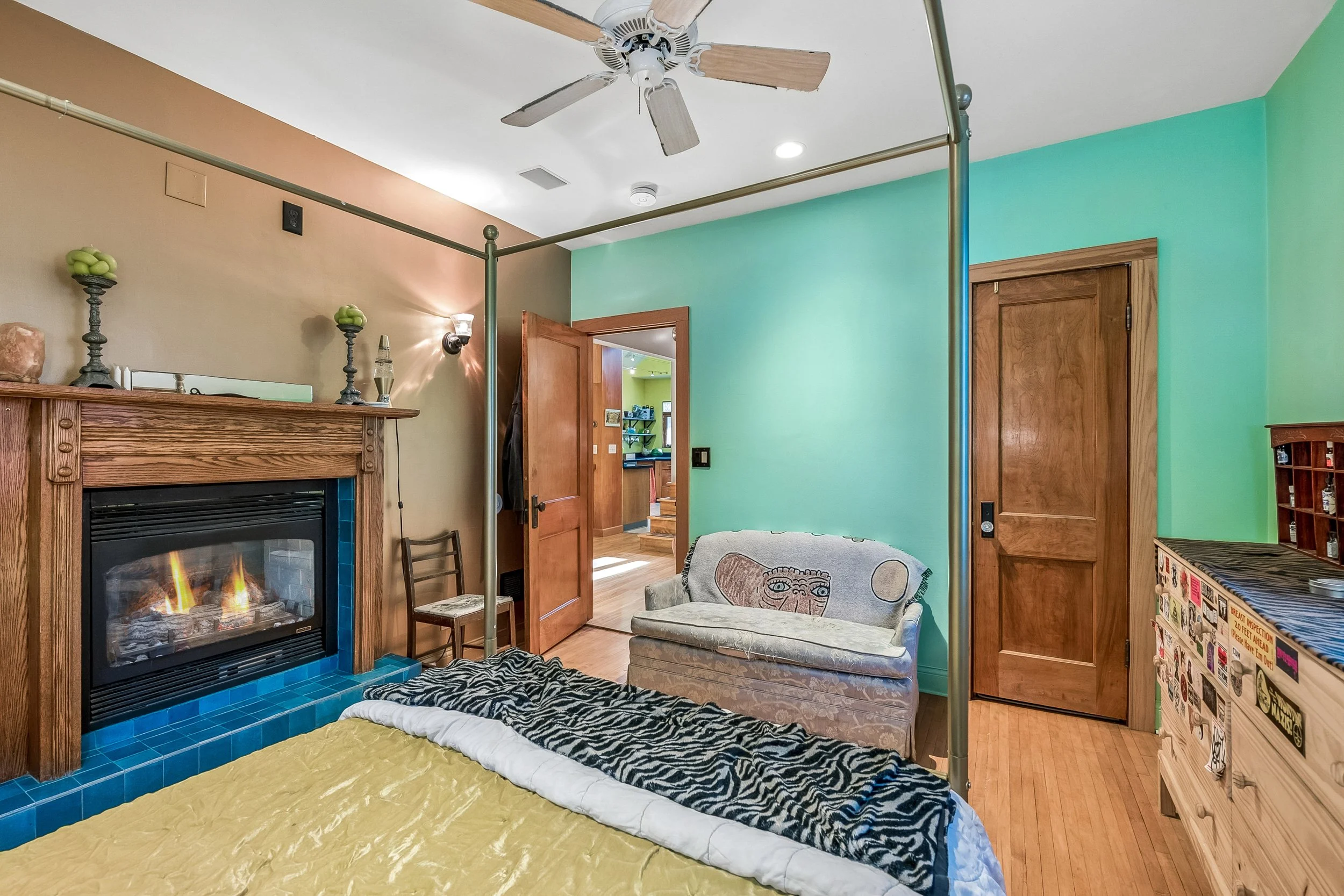 10 1st Bedroom 2.jpg