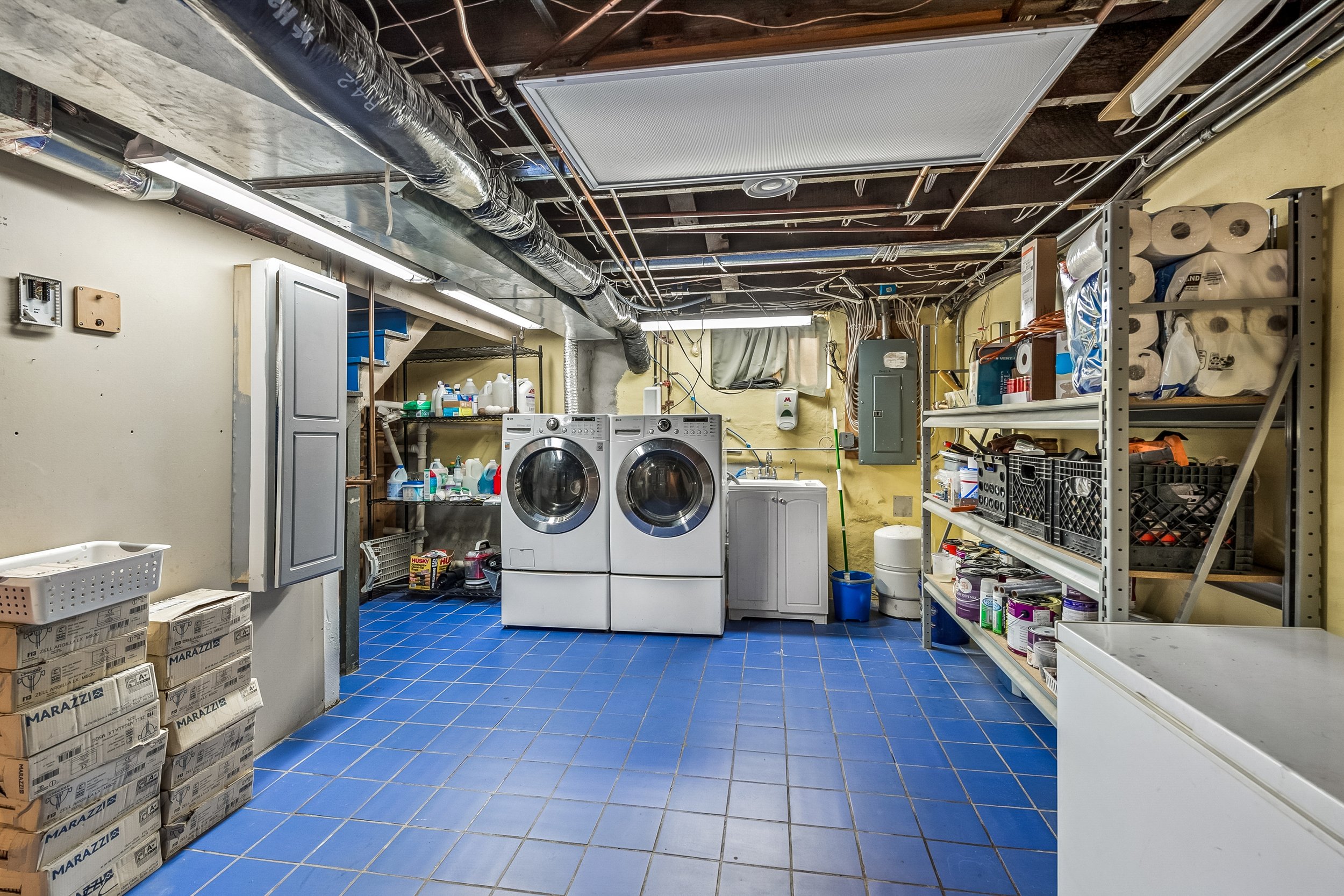 17 Basement Laundry.jpg