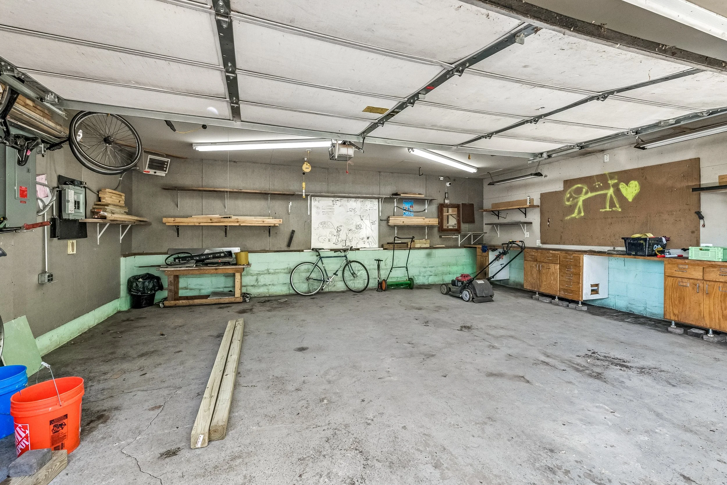 20 Two Car Garage.jpg