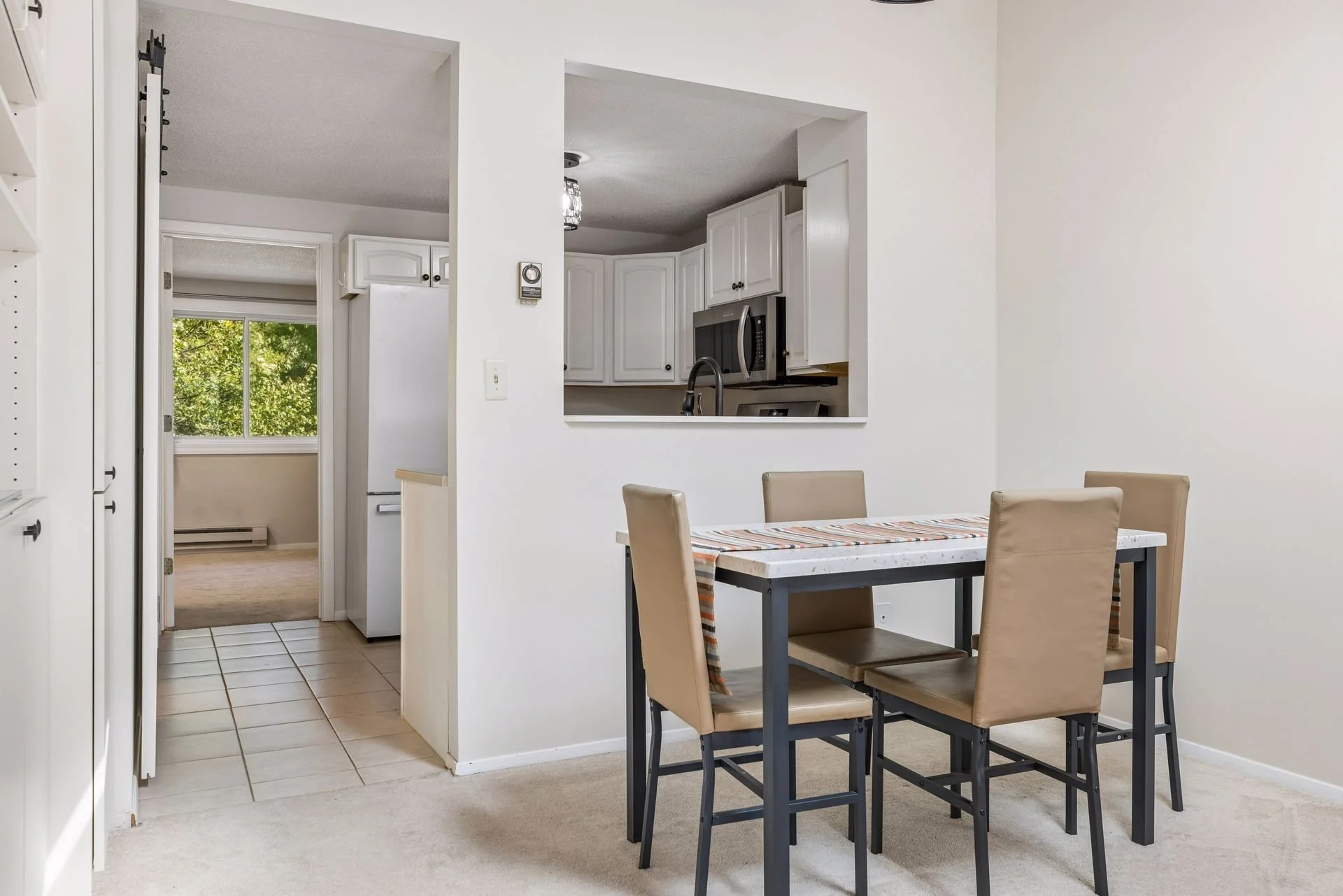 4 Dining Room.jpg
