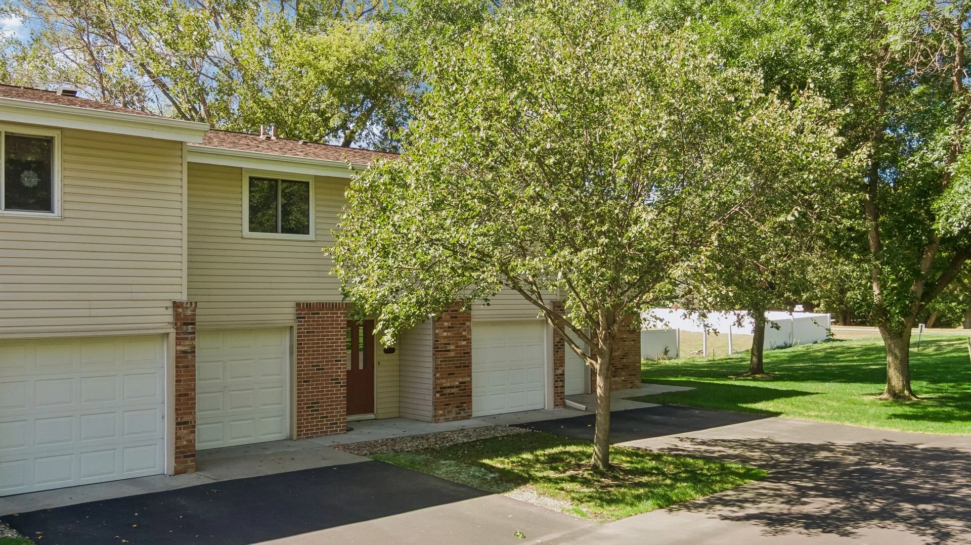 17587 Pond Circle