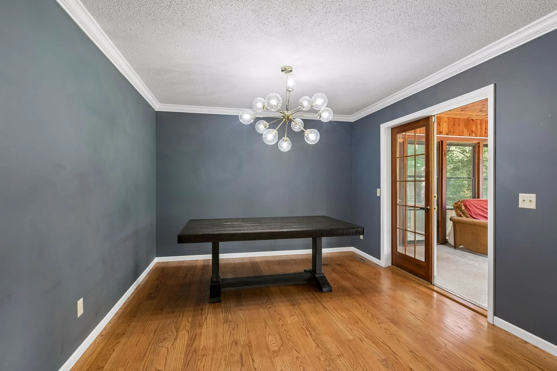 8 Dining Room.jpg
