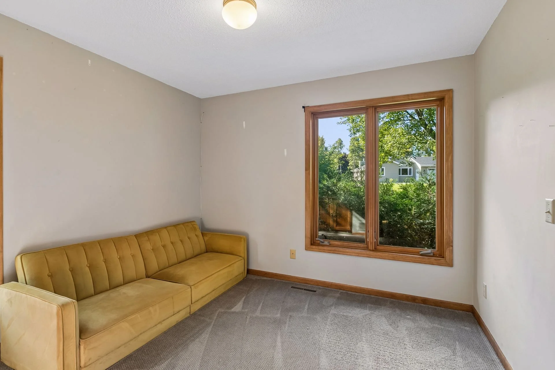 19 Second Bedroom.jpg