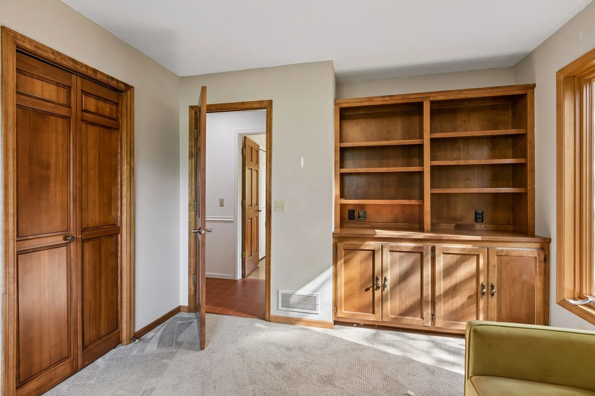 20 Second Bedroom.jpg