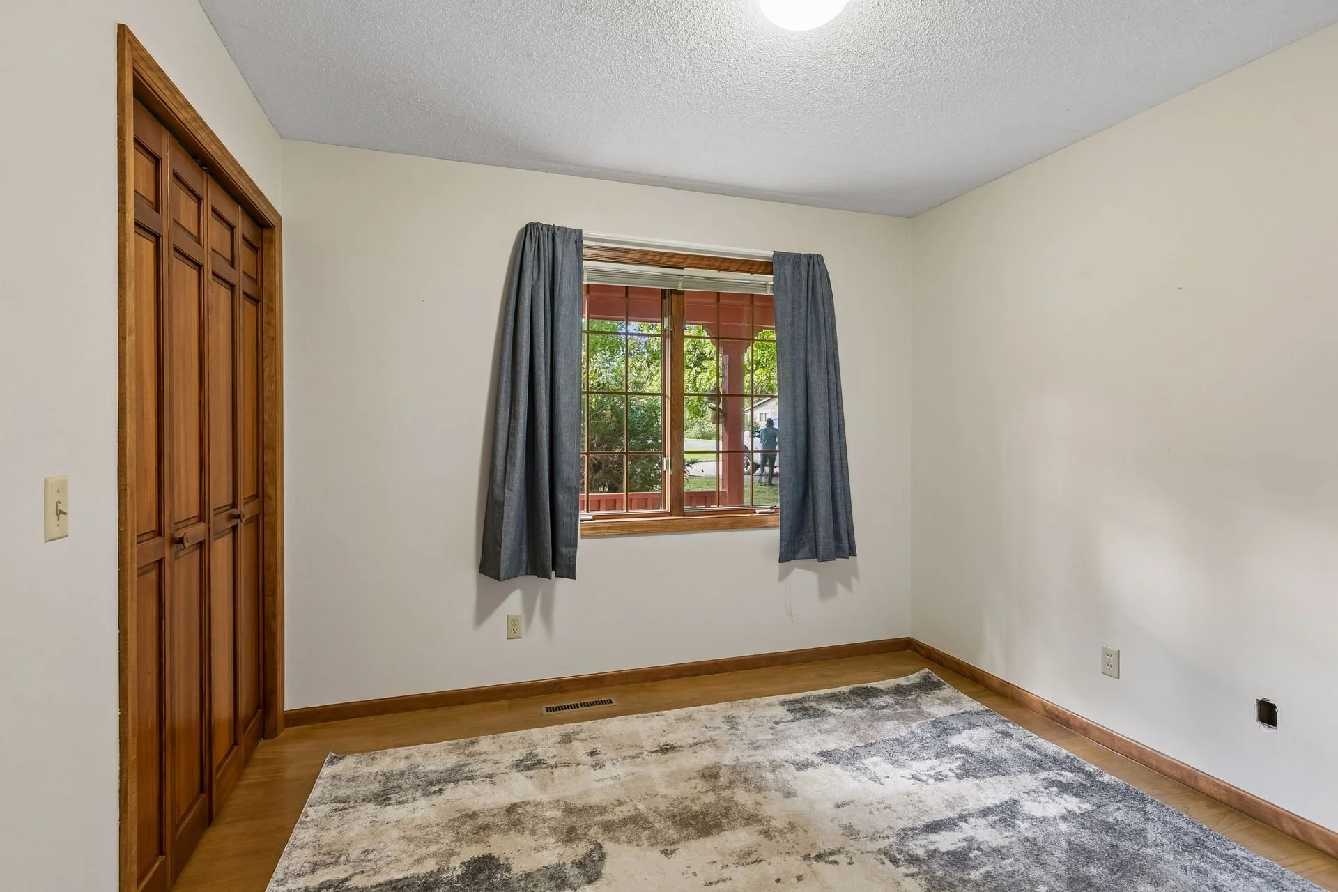 21 Third Bedroom.jpg