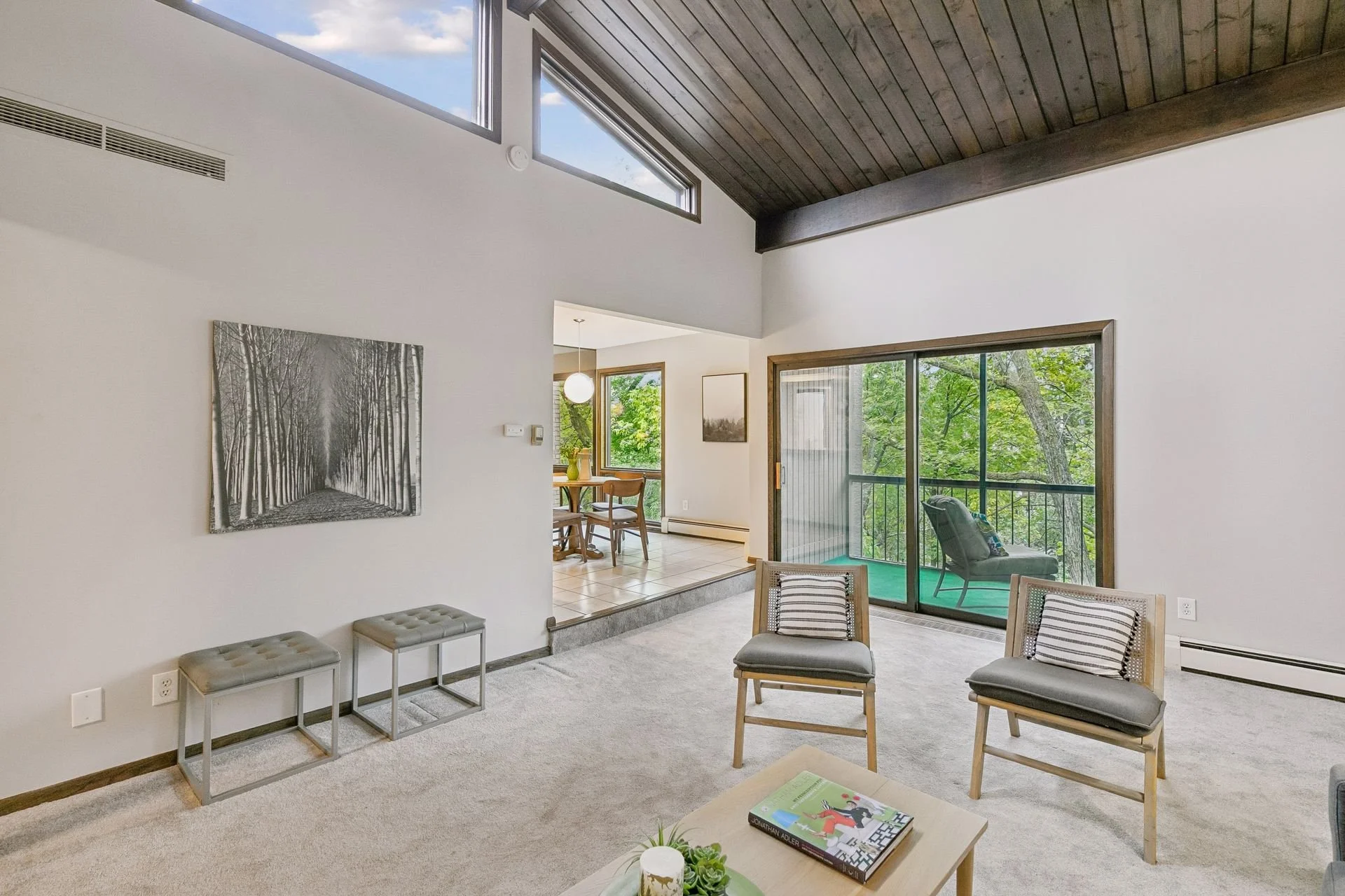 2 Living Room.jpg