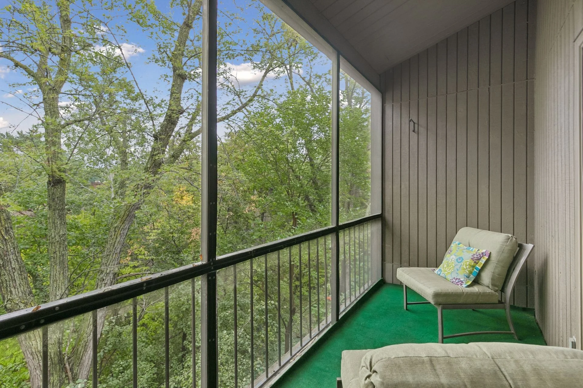4 Screened Porch.jpg
