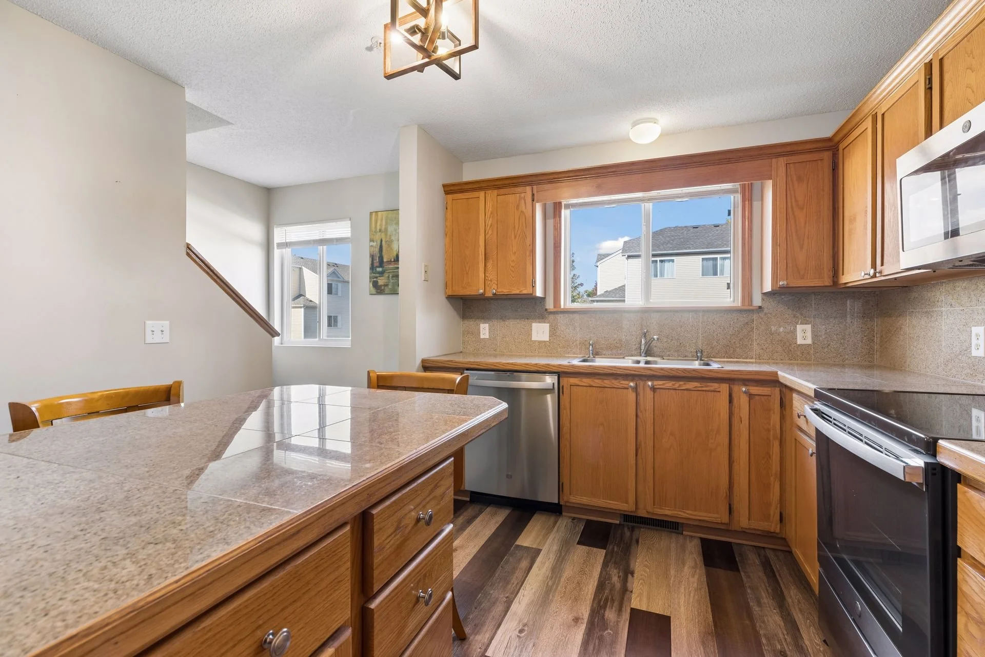 5 Kitchen.jpg