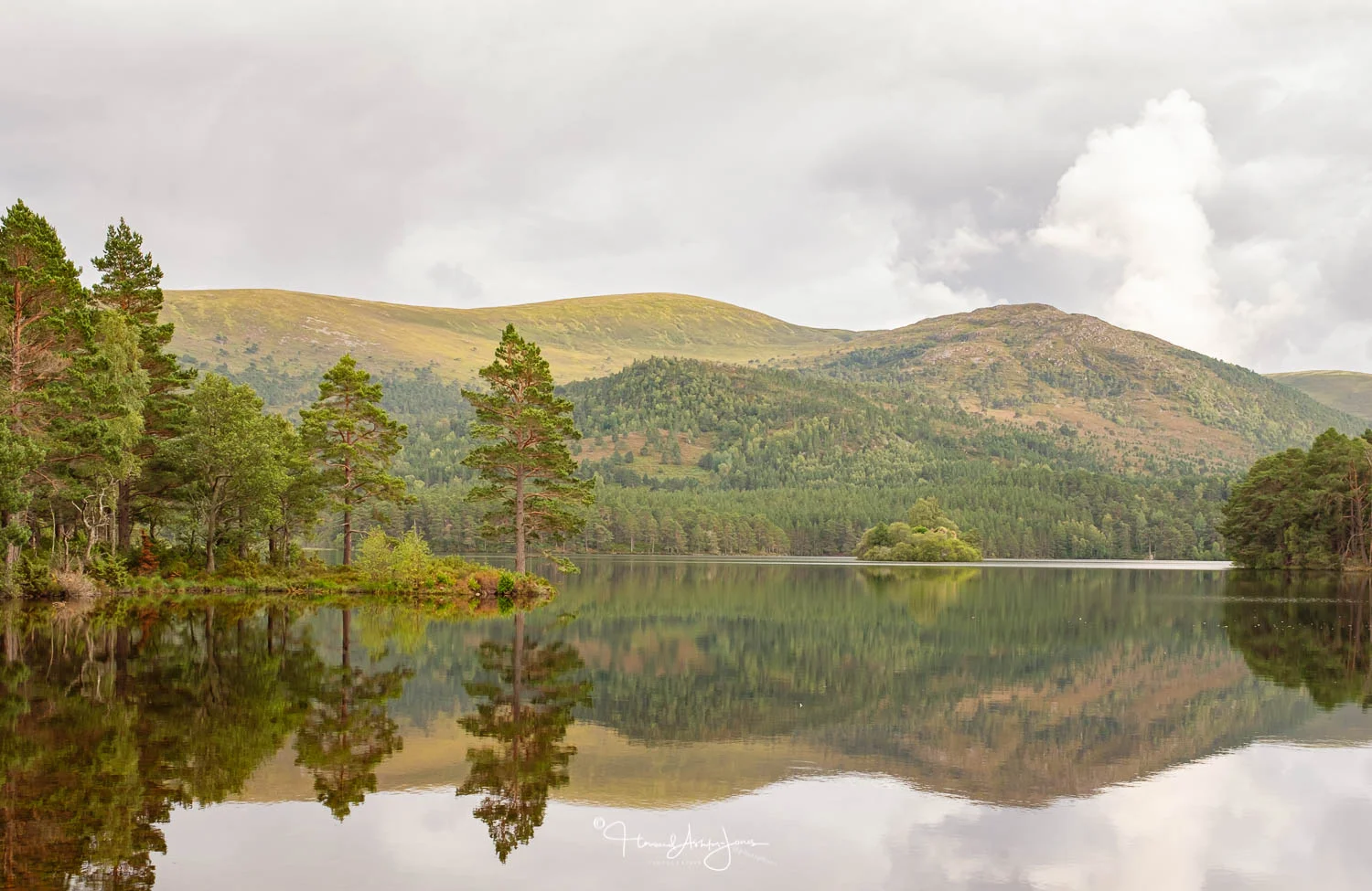 Loch_HAJ03099-Edit.jpg