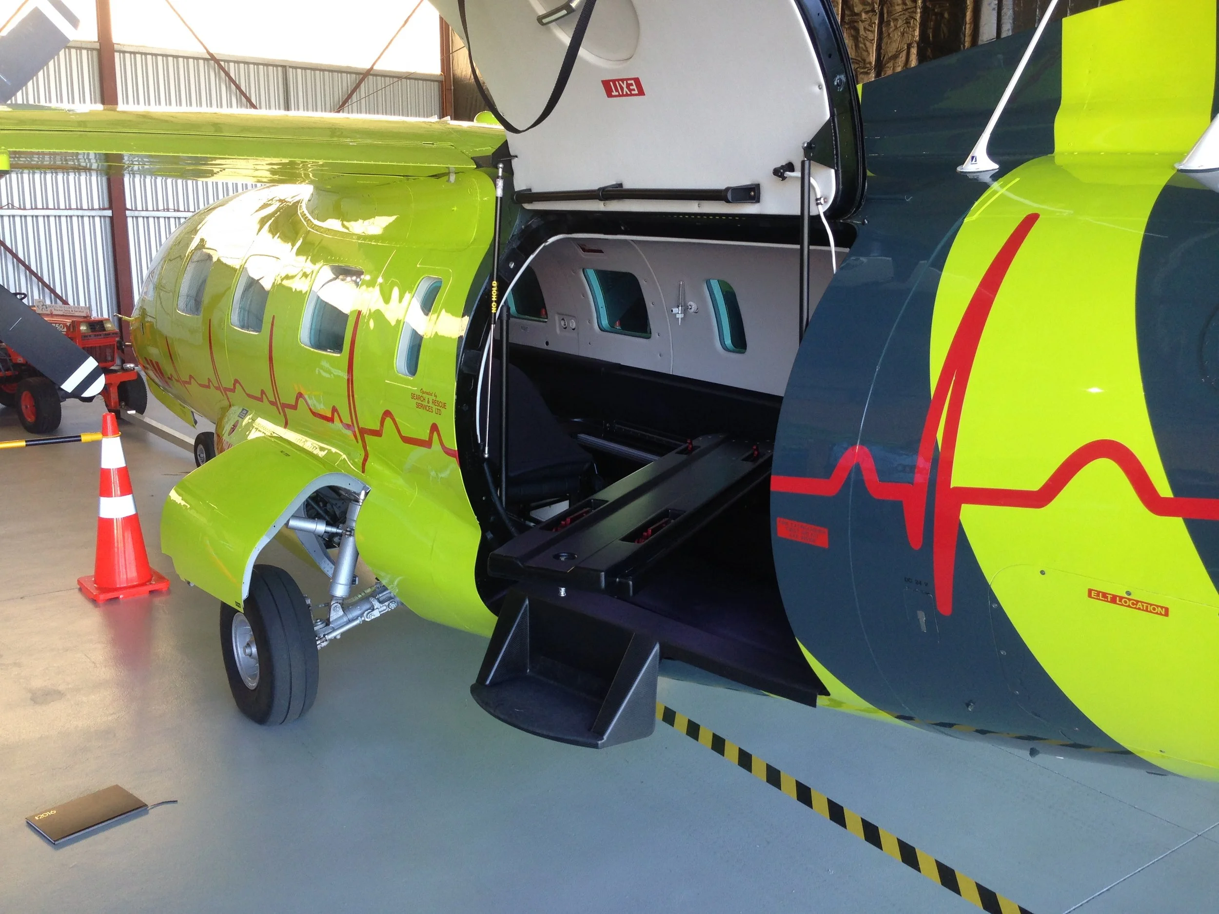 MU2-2B Stretcher Loading System and Step