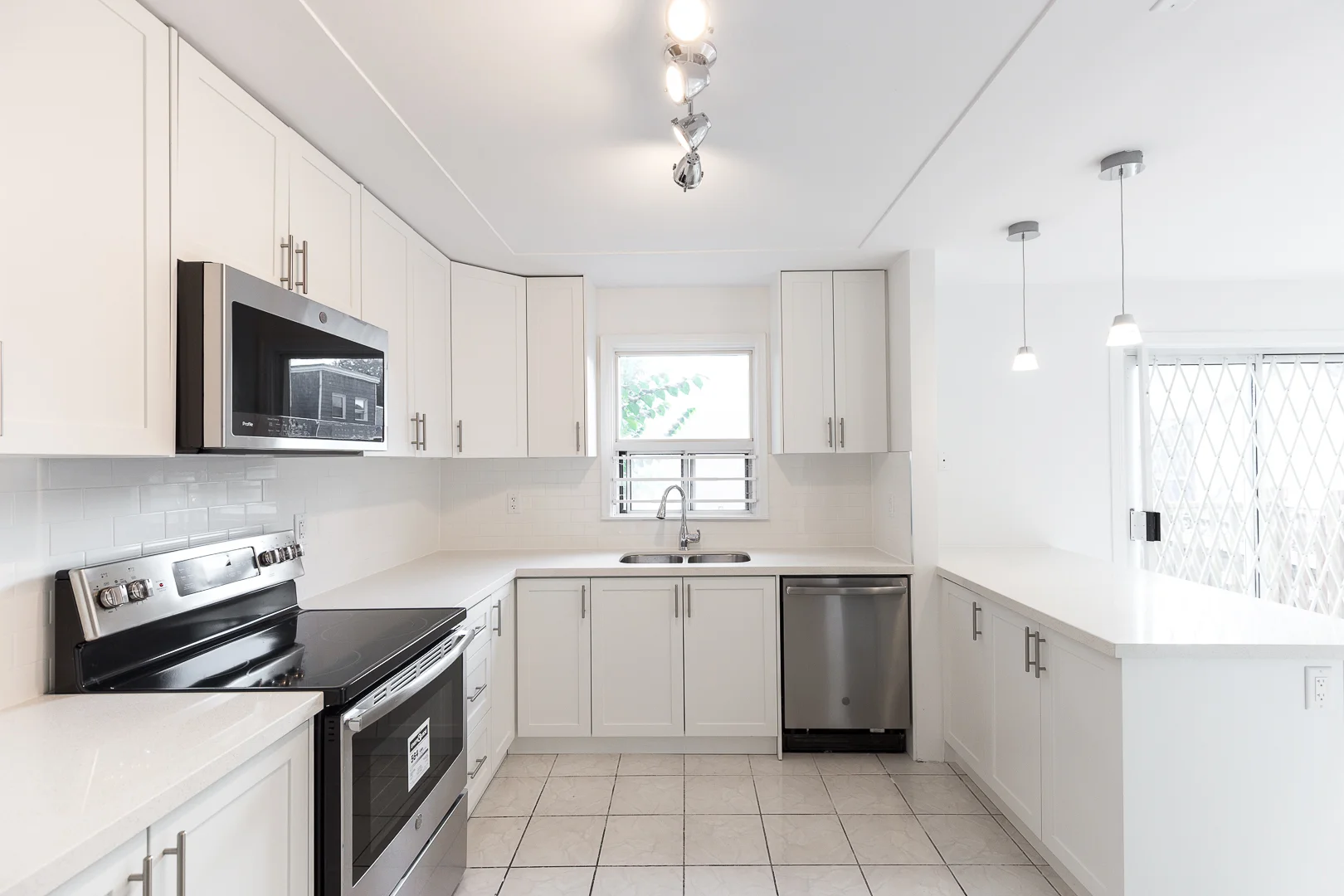 14 Brock Ave-14.jpg