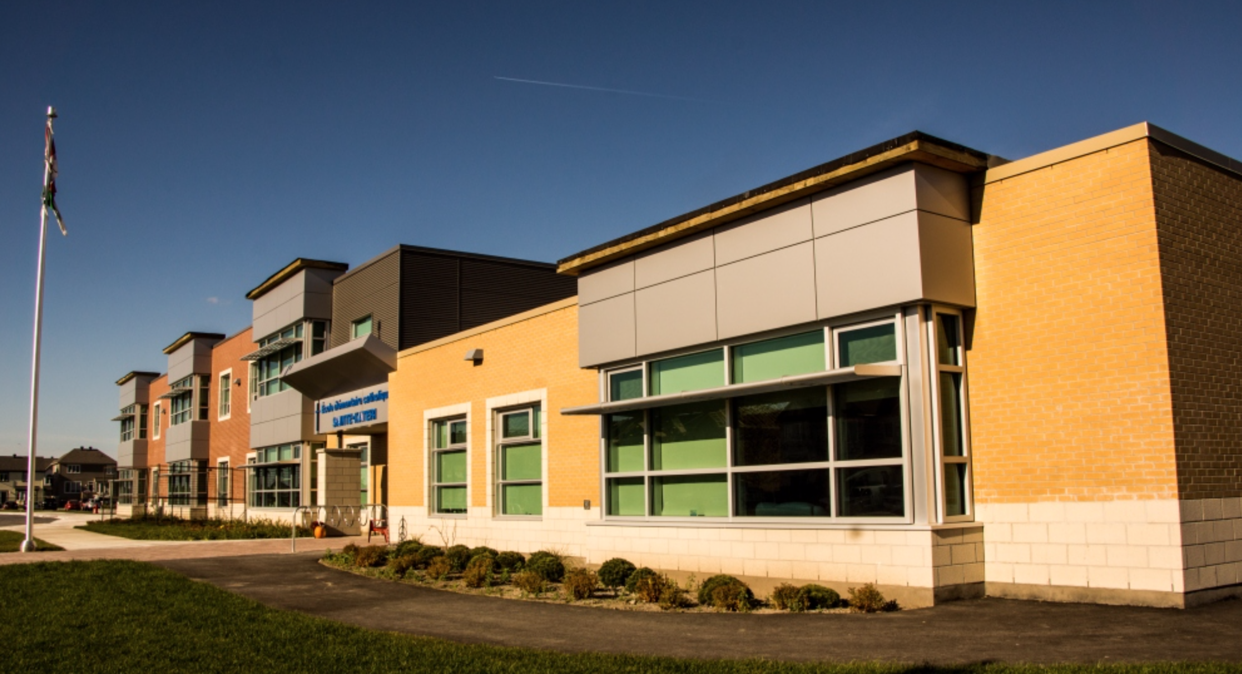 École élémentaire catholique Sainte-Kateri, school previously designed based on a PR-TY standardized plan