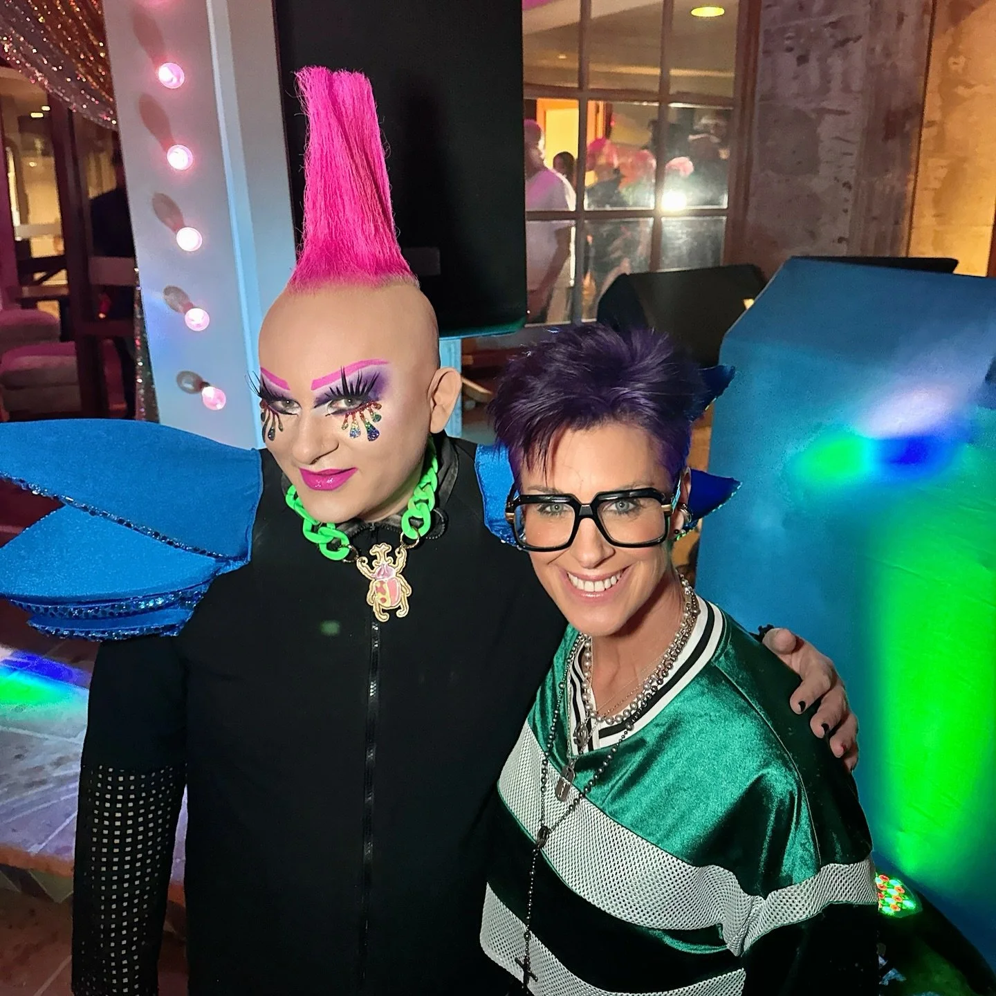 Palm Springs Pride was such a blast! Loved DJ&rsquo;ing at Oscar&rsquo;s and running into so many amazing friends. 🌴💖

Hashtags:
#PalmSpringsPride #PalmSprings #PrideWeekend #OscarsPalmSprings #LGBTQ #LGBTQIA #PrideParty #PrideVibes #PrideDJ #DJLif