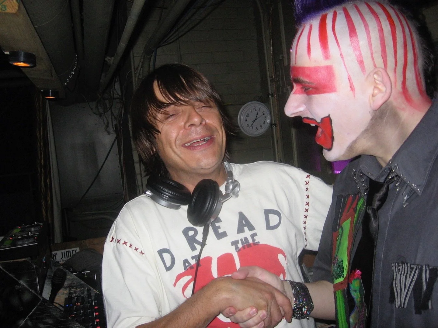 Throwback to my club-kid terror era when I got to meet Gary &ldquo;Mani&rdquo; Mounfield (Stone Roses/Primal Scream royalty) RIP. I swear there&rsquo;s a much better photo, but after tearing through boxes like a gremlin, it&rsquo;s still hiding from 