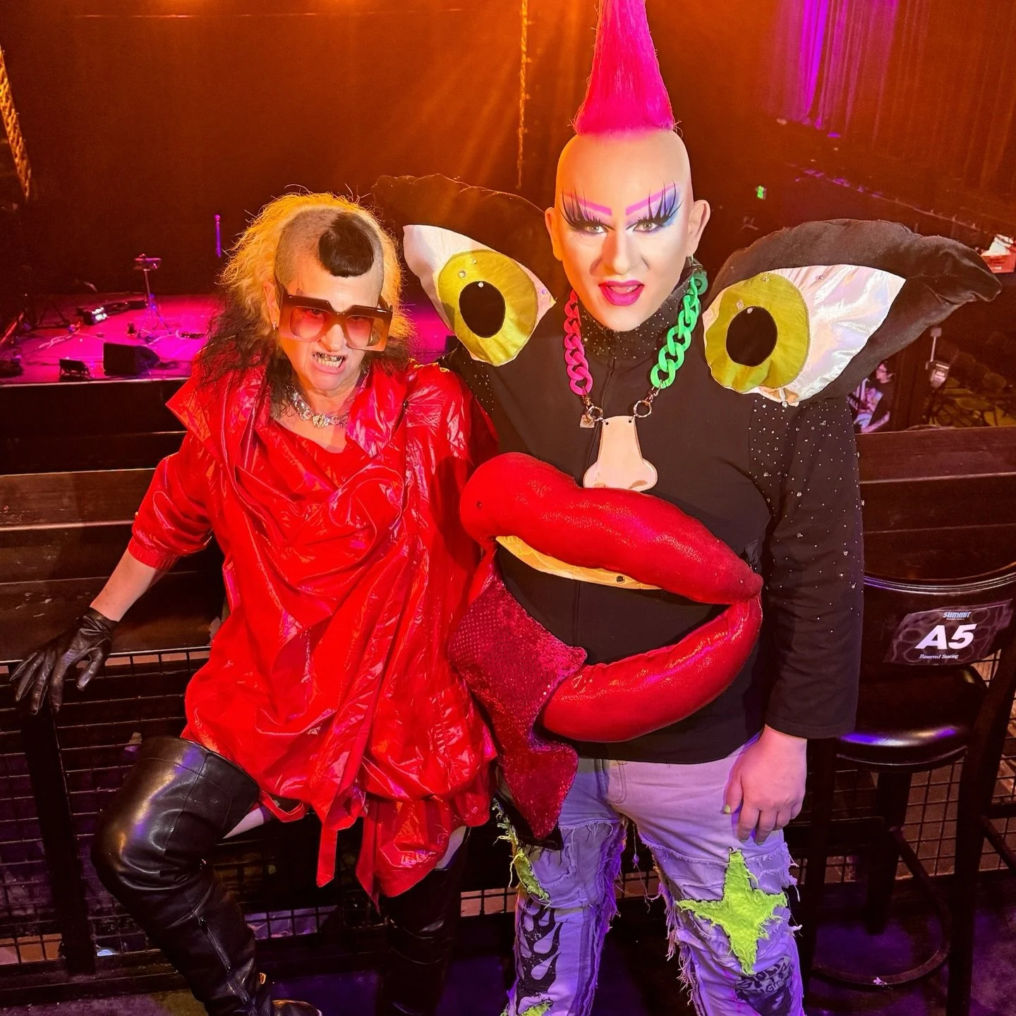 A true national treasure. @peachesnisker was amazing and continues to be one of my biggest inspirations. ✨