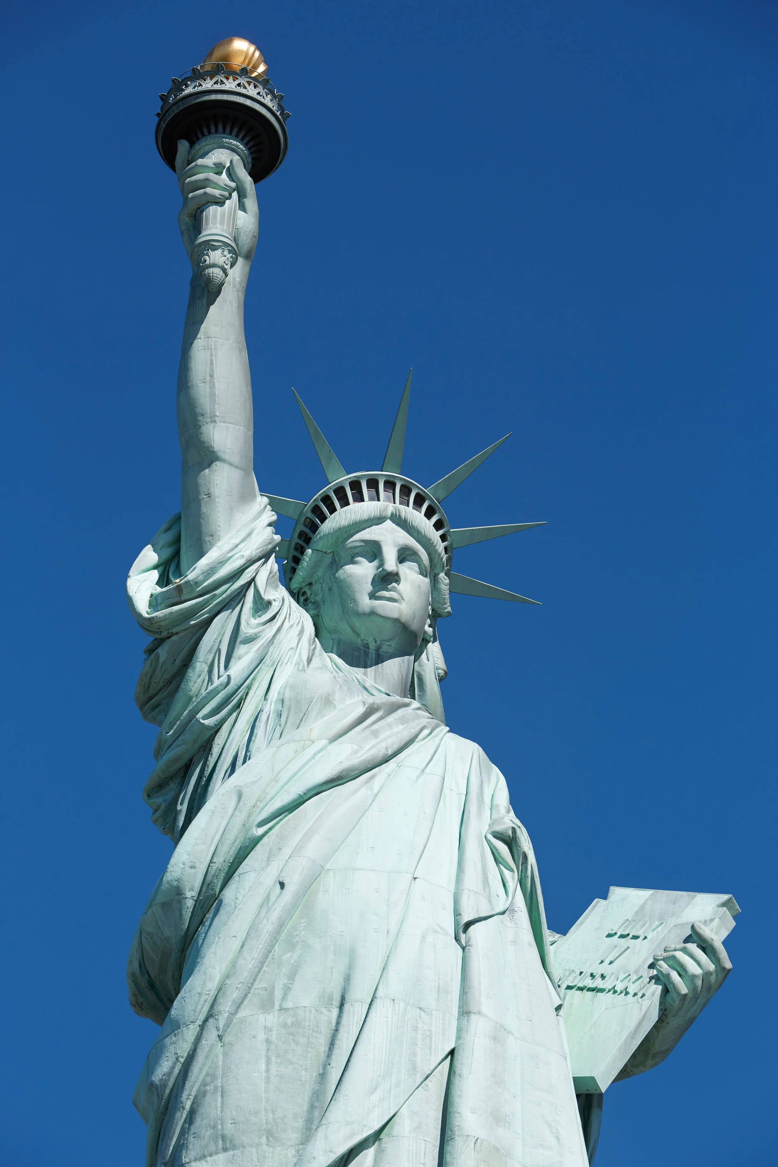statue-of-liberty-in-new-york-PL9SFTP.jpg
