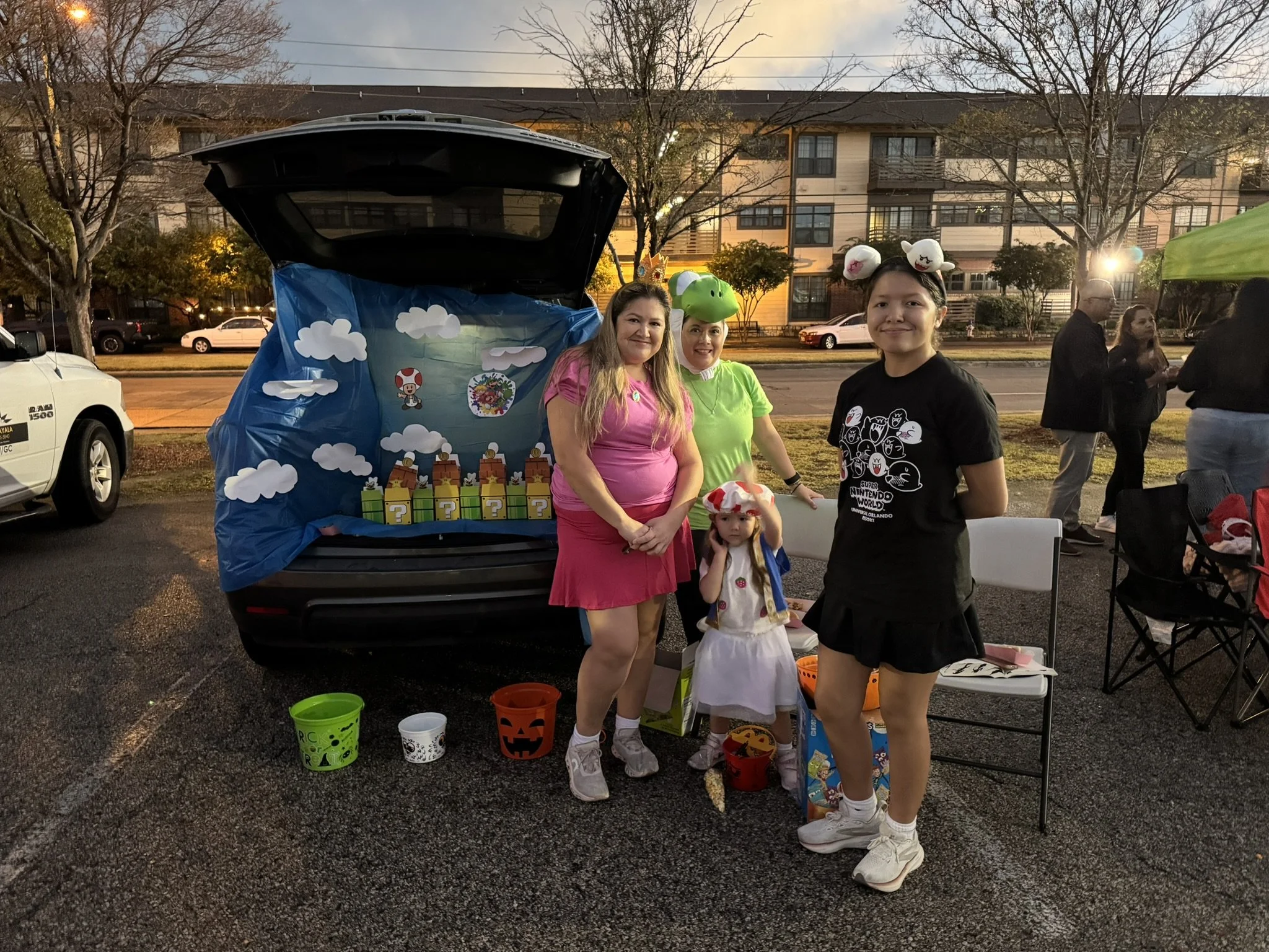 Dad's Club Trunk or Treat (30).JPEG