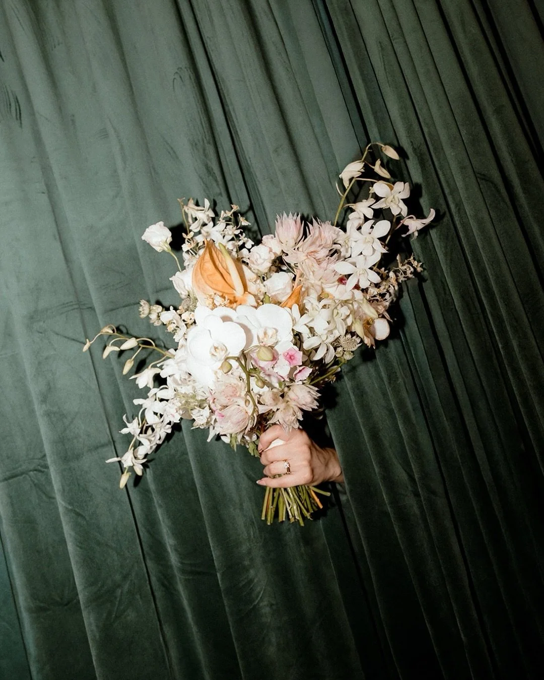 &ldquo;Might need to hire an Etsy Weather Witch 😆&rdquo; - a text from my bride Lisette, with a screenshot of the weekend&rsquo;s weather forecast&hellip; predicting rain on her wedding day! 😭

We often have this vision of golden sun-kissed wedding