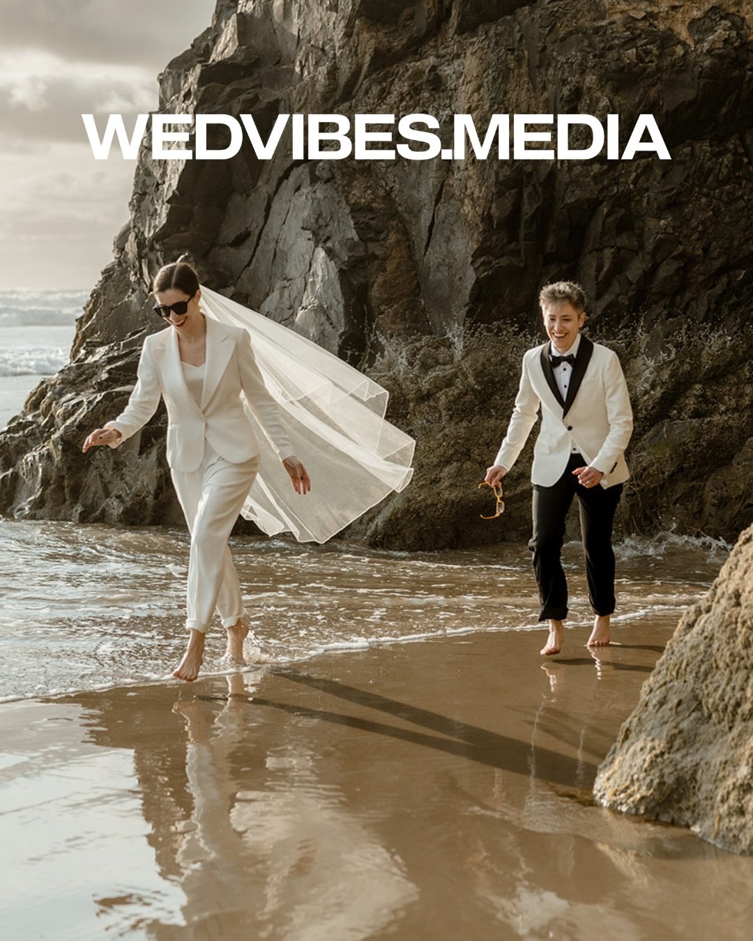 Windswept, chic and utterly romantic 🤍 I&rsquo;m so honored and proud to have this beautiful vintage-inspired Oregon Coast elopement featured in @wedvibes! 

The couple road-tripped from Seattle, Washington to the Oregon Coast, staying at the luxuri