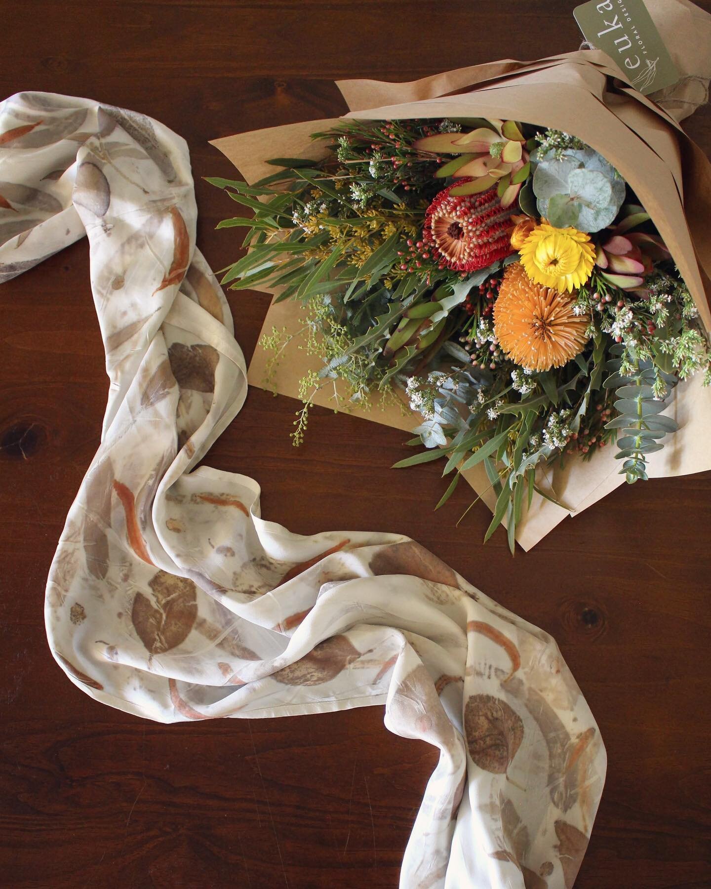 NATIVE BOTANICAL DYEING &amp; FLORAL ARRANGING WORKSHOP 🍂
- - - 
@rivarossabotanicals X @eukafloraldesign Special Collaborative Workshop
- - - 
During this workshop, participants will have the exciting opportunity to create a one-of-a kind botanical