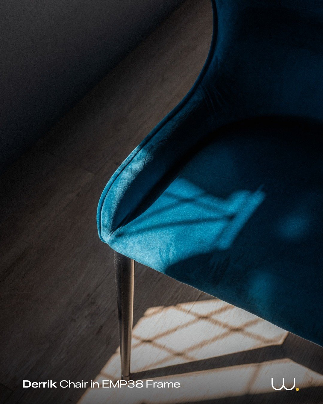 Embrace winter elegance with Woodlam&rsquo;s Derrik chair, in a luxurious deep blue suede upholstery finish! Paired with sleek black legs, these chairs exude sophistication and add depth to any space. Perfect for an upscale aesthetic.

#WinterDecor #