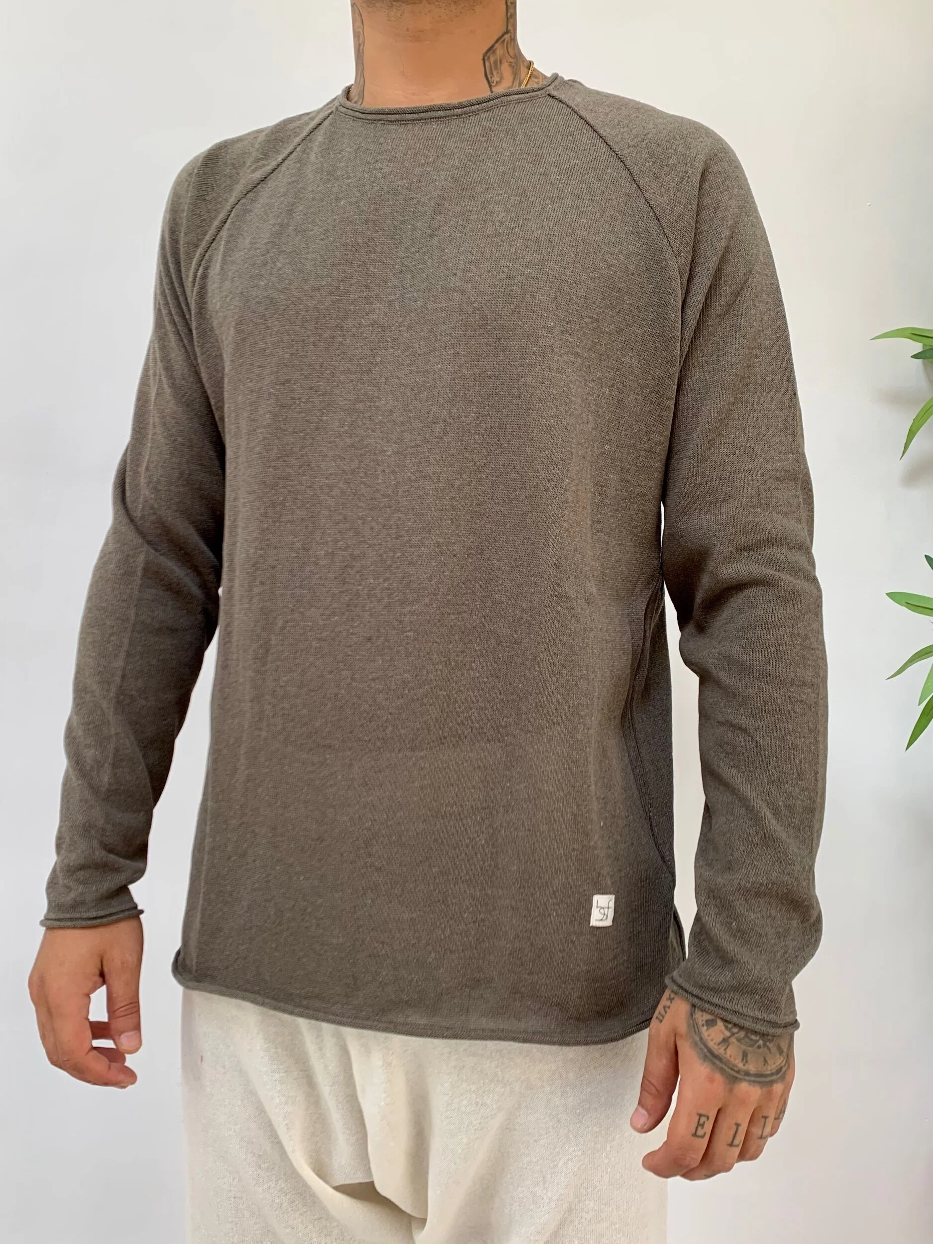 CB81D477-FAA0-4C6A-8DA3-090140A8B052