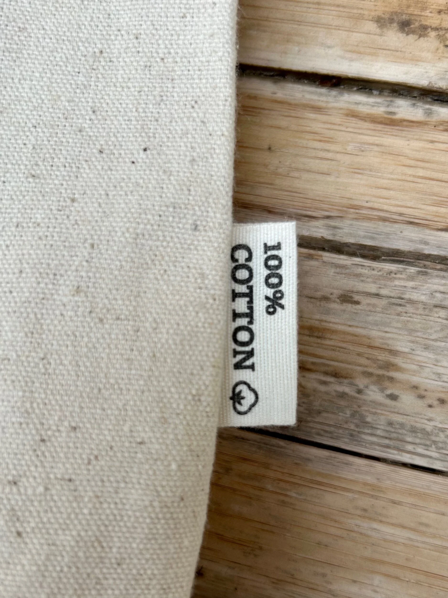 76882656-3E2F-4A0C-8DC5-5C63E701F6A1