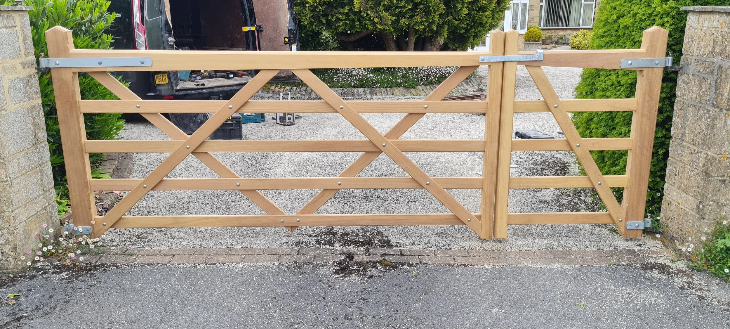 5bar gate Chew stoke.jpg