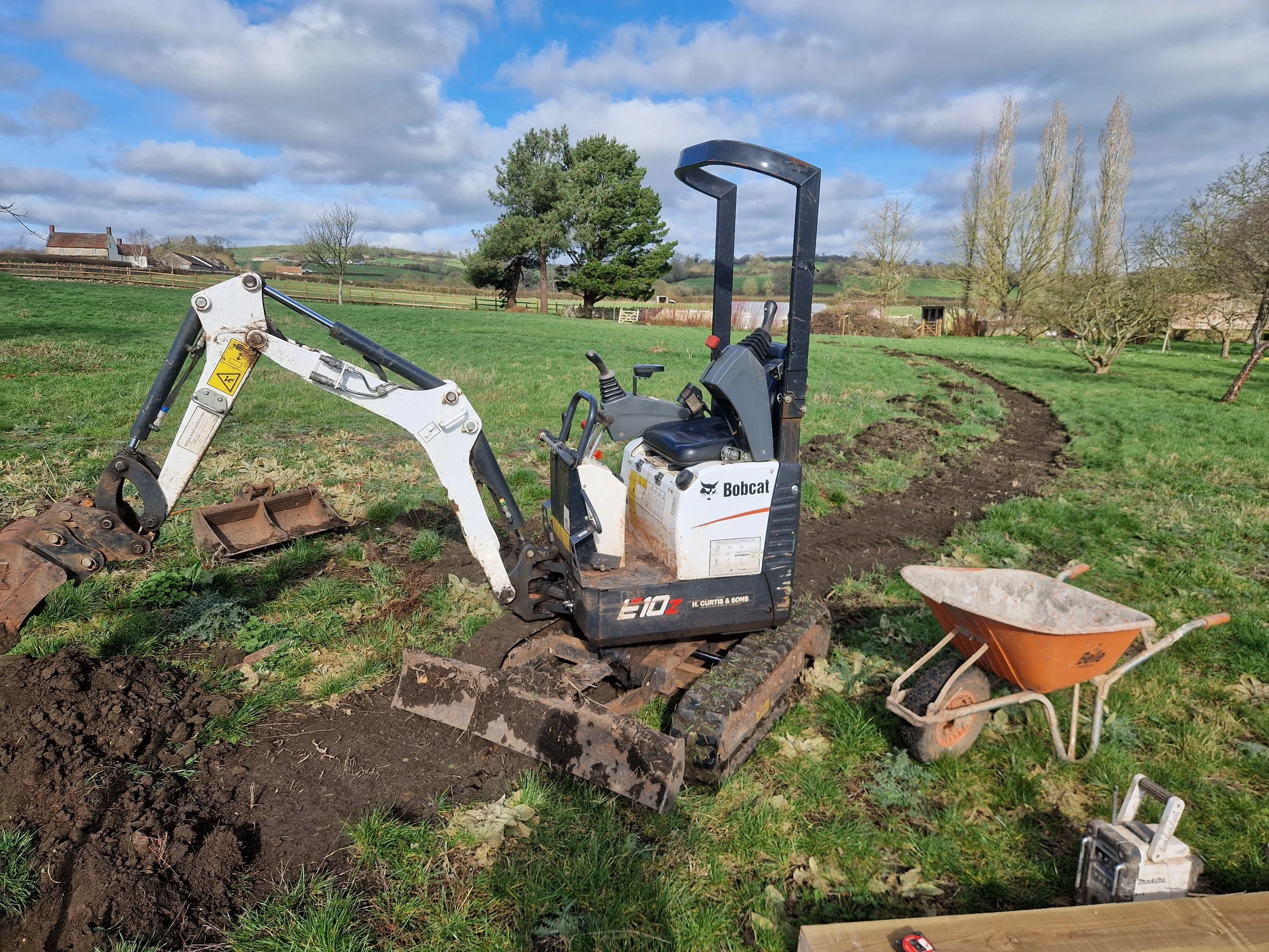 Digger working Wells.jpg