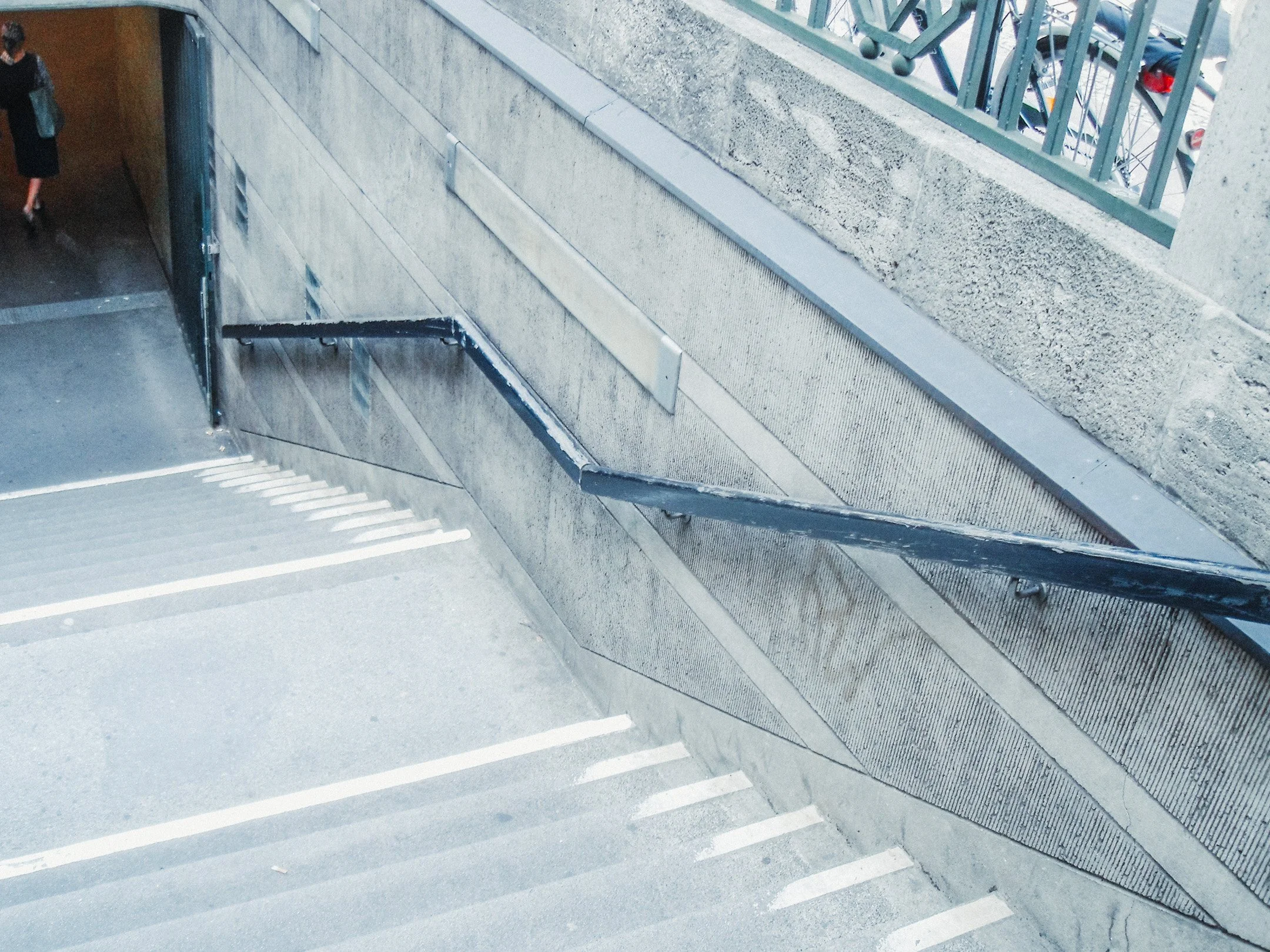 Erneuerung von Treppenhandläufen im U-Bahnhof | Plaschke Tezett – Projekte