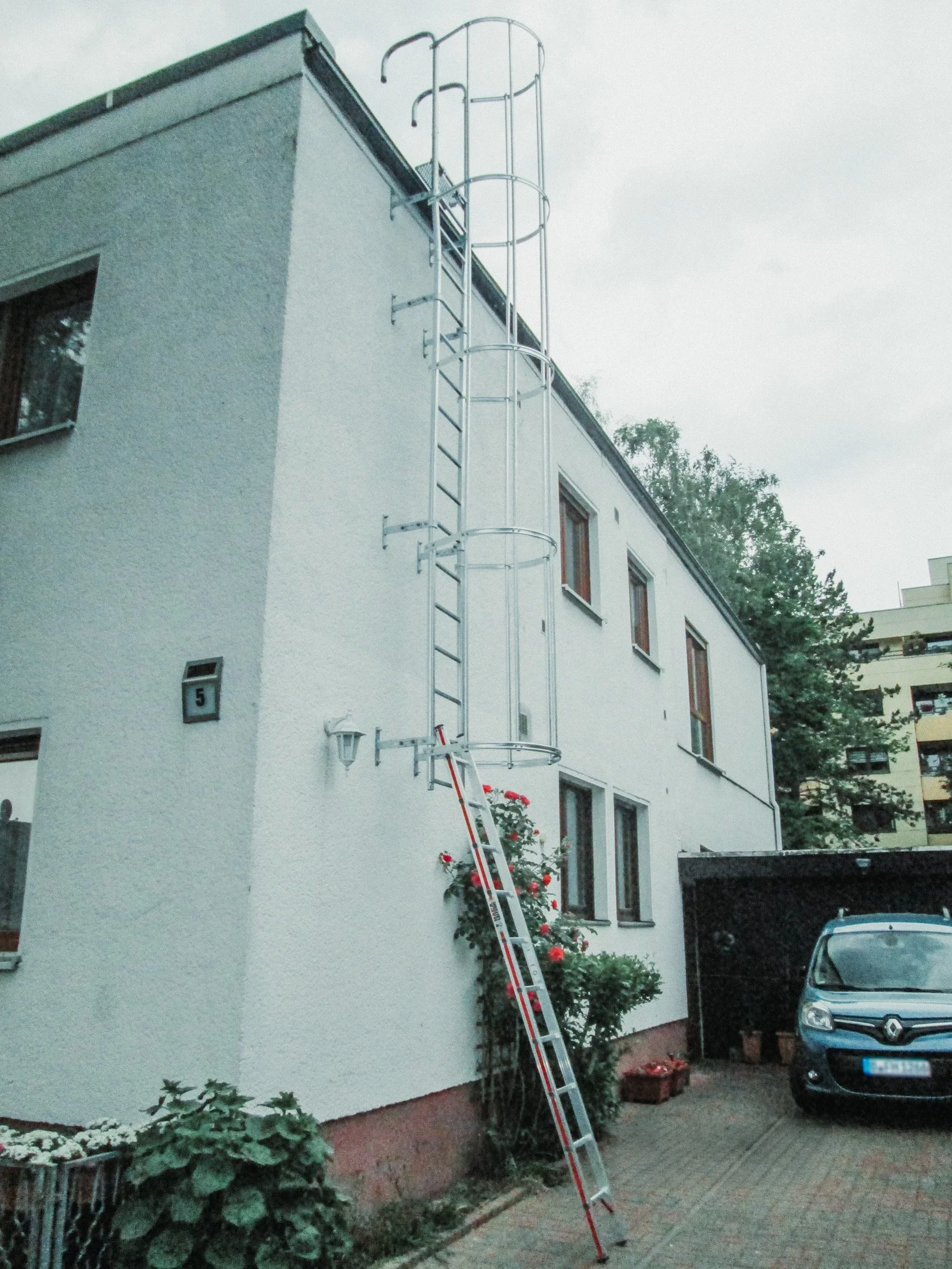 Weitere Ausführungen von Steigleitern und Leiteranlagen | Plaschke Tezett – Projekte