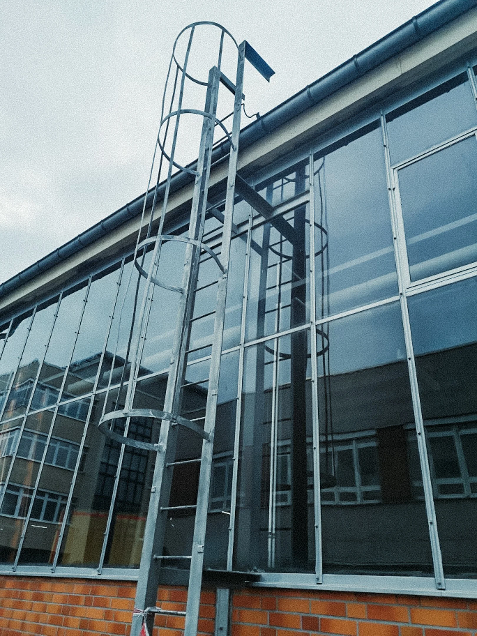 Weitere Ausführungen von Steigleitern und Leiteranlagen | Plaschke Tezett – Projekte