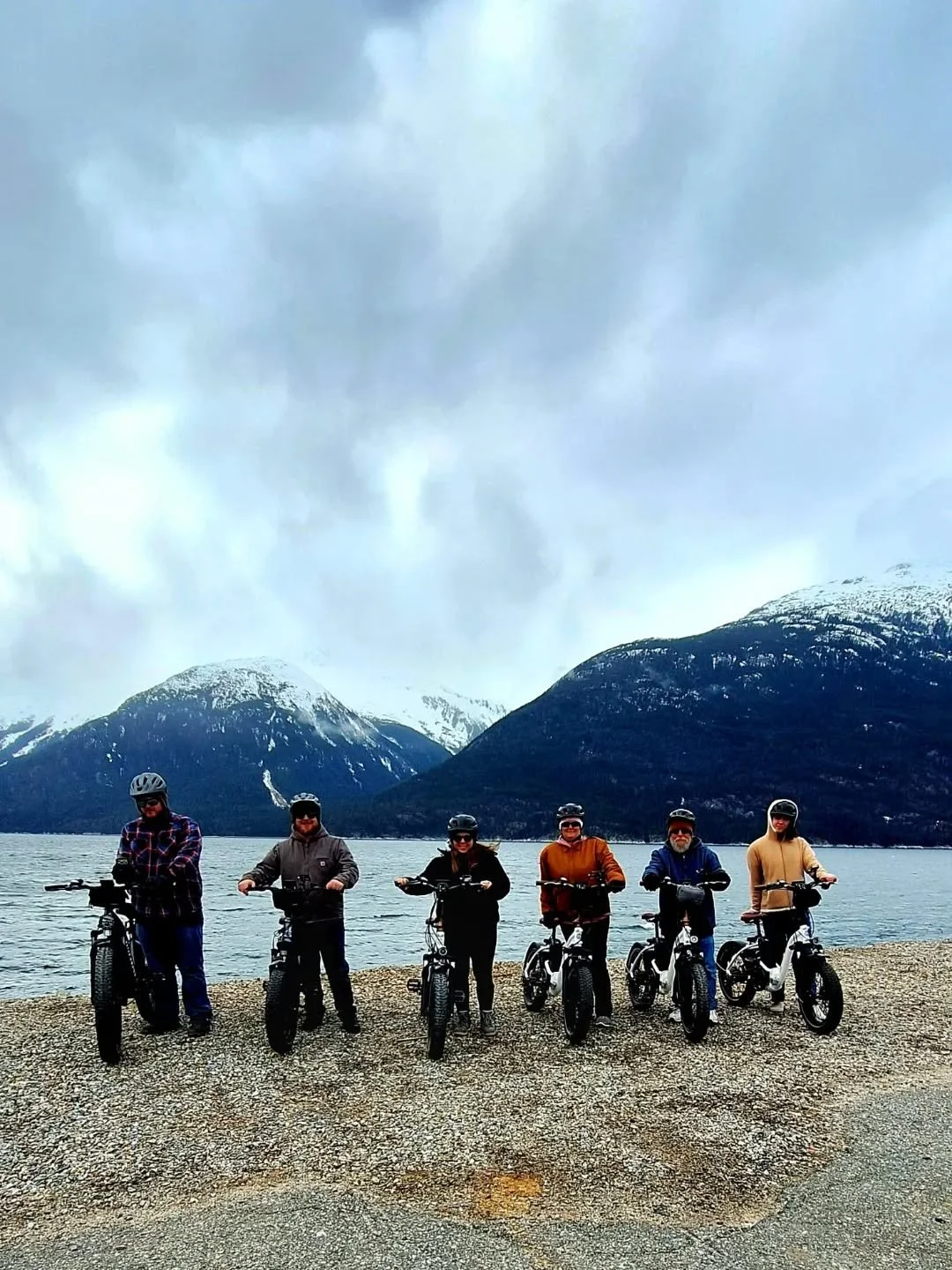 We are getting back into the swing of things...Zaq dusted off the winter cobwebs and took this group of family and friends out on tour!  It was chilly, but fun was had by all!!!

Looking forward to welcoming our first ship in 13 days!

📸: @zaqkramer