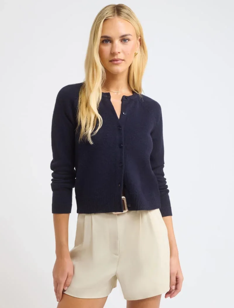seabrook-cardigan-navy-coming-soon-sync-draft-rumored-403.webp
