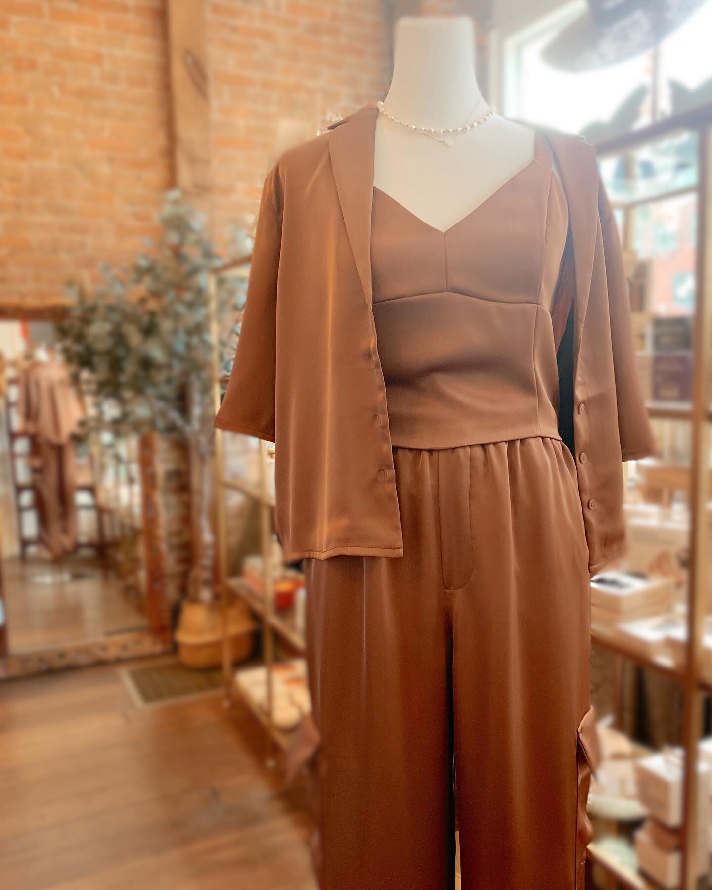 We always love a matching set🤩and we are going to be livinggg in this one all summer🤎Shop this set in store and online🤎

✨Open 10-7 today✨

#luciaboutique #saratogasprings #saratogamarketplace #matchingset #gentlefawn