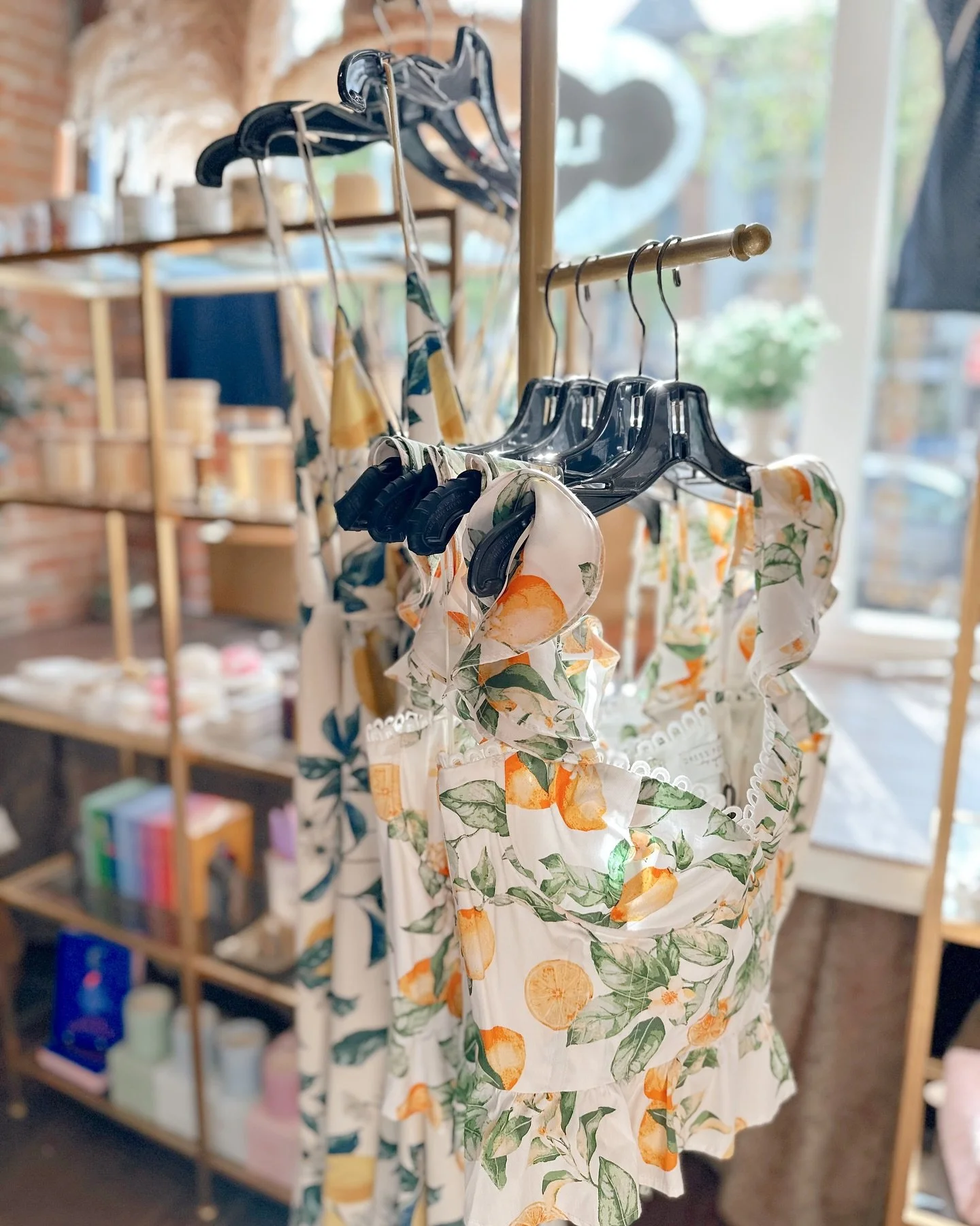 🍋Anyone else loving lemons for summer as much as we are?🍋 Shop online and in store 10-8 today! 💛
.
.
.
#lemons #summerstyle #summerfashion #clothingboutique #boutiquestyle #boutique #boutiqueshopping #newarrivals #shopping #shoplocal #saratoga #sa