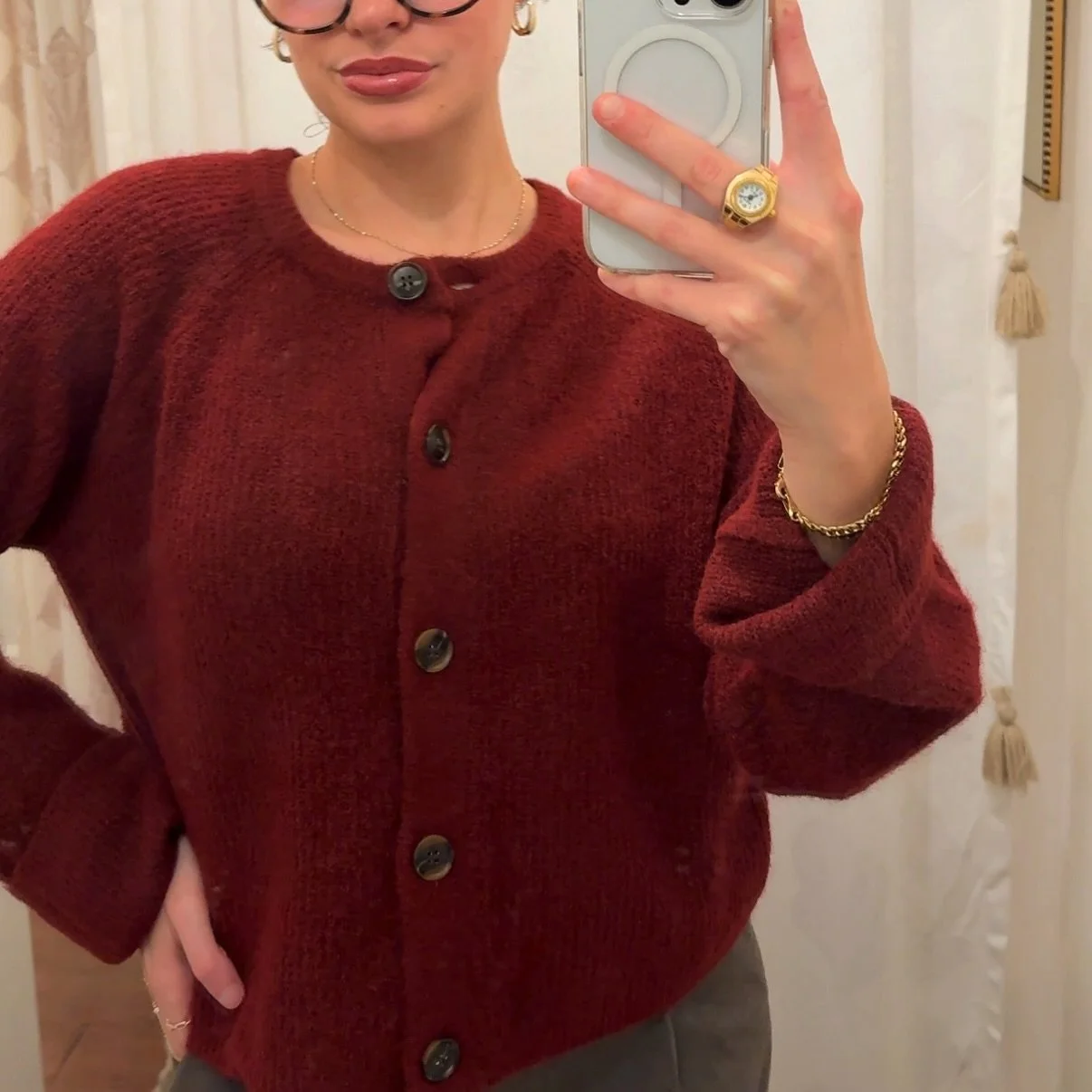 We&rsquo;re loving this fall color palette! Shop in store + online today! 🍁
.
.
.
#luciaboutique #burgundy #chocolate #fallstyles #boutique #boutiquestyle #shopsmall #saratogasprings #saratogany