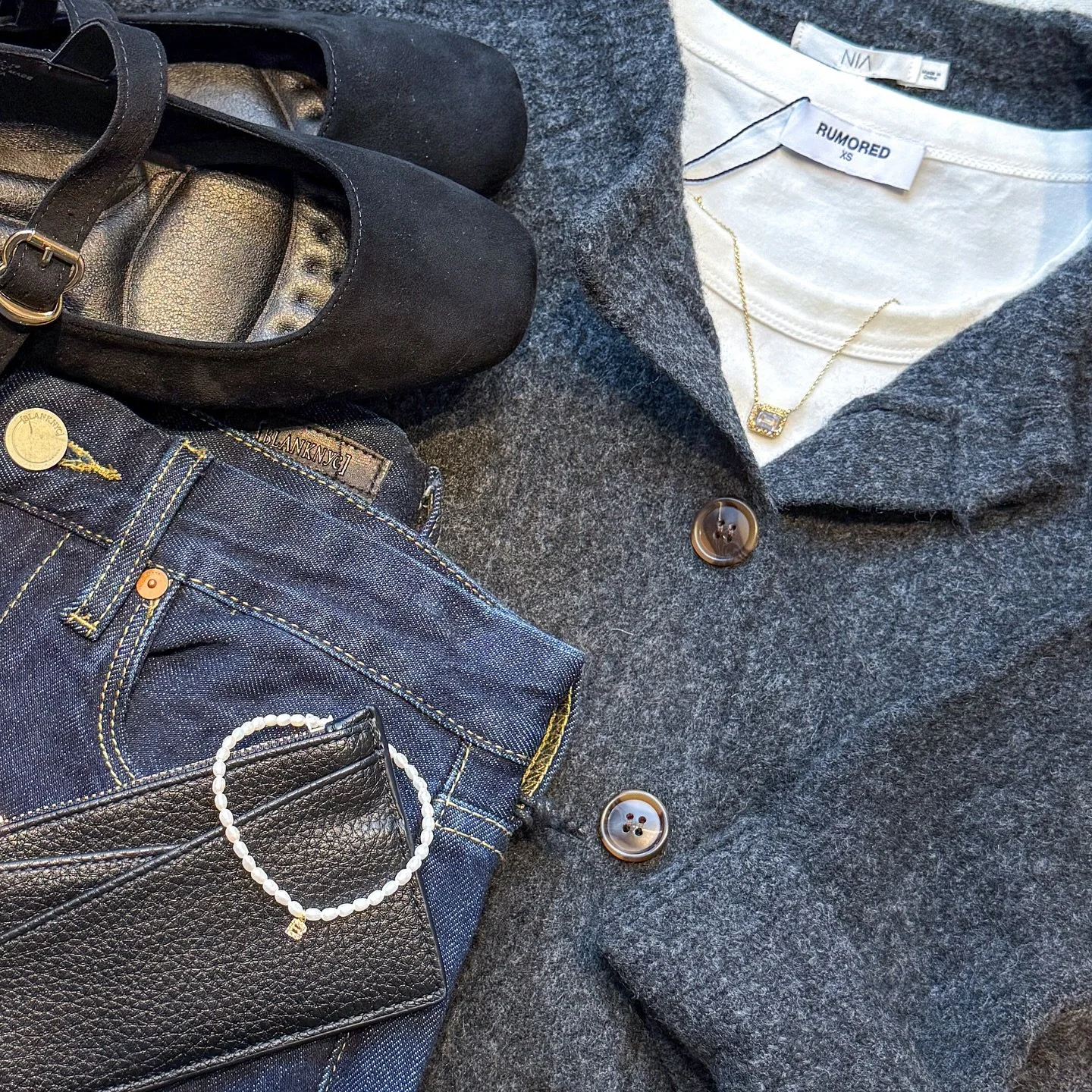 Your perfect outfit, found at Lucia!
Shop this look in store today. 💌
.
.
.
#luciaboutique #outfitflatlay ##outfitessentials #sweater #fallstyle #falloutfit #shopsmall #saratogasprings