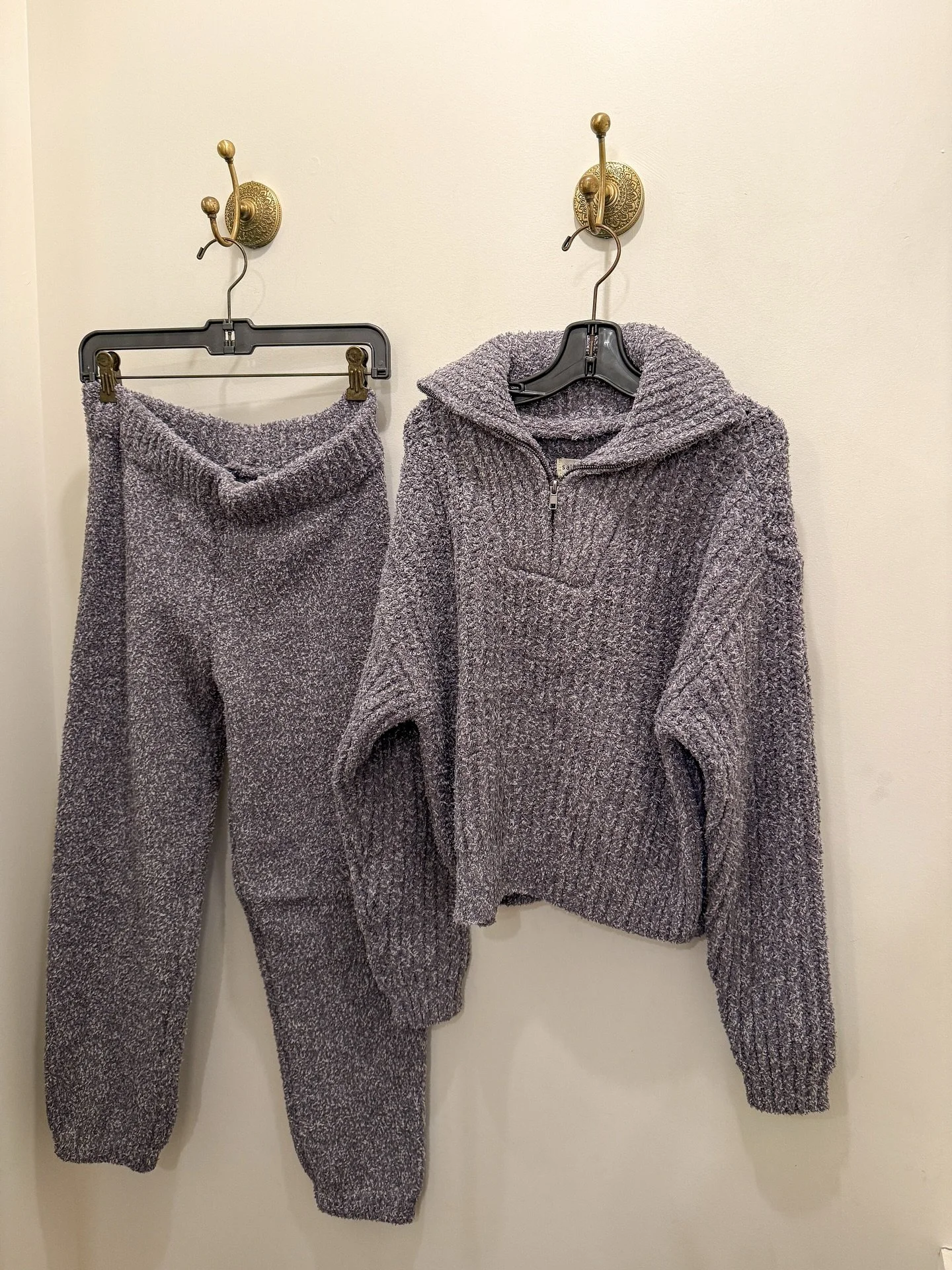 Shop these favorites in store today! 🩶

The Saltwater Luxe Sylvia Sweater Pant, Mandie Sweater &amp; the Valerie Flower Sweater!
.
.
.
#luciboutique #ootd #saltwaterluxe #boutiqueshopping #saratogany #downtownsaratoga