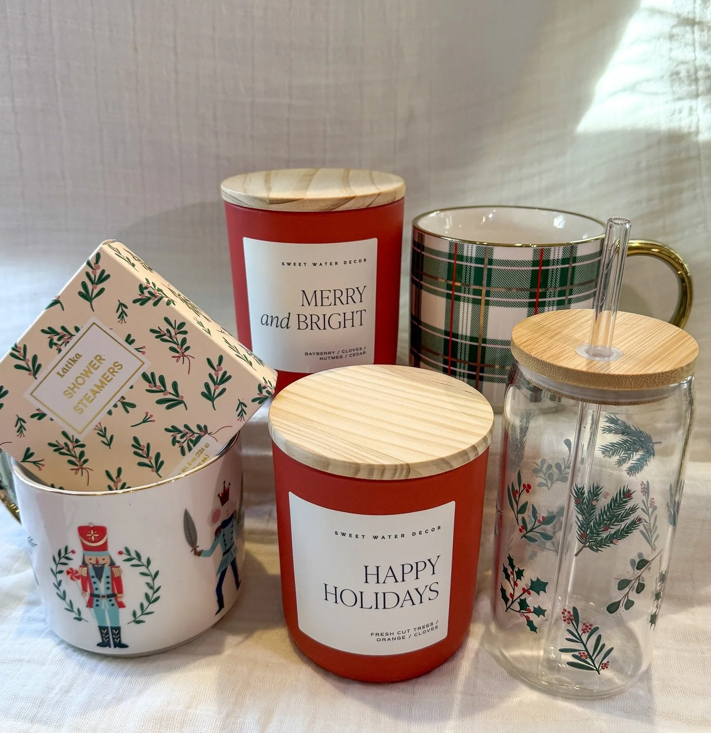 POV: It&rsquo;s November and you&rsquo;re starting your holiday shopping! 🎄

Shop all of your gifting needs at Lucia this season!
.
.
.
#luciaboutique #holidayshopping #shopsmall #saratogany #boutiquestyle #shoplocal