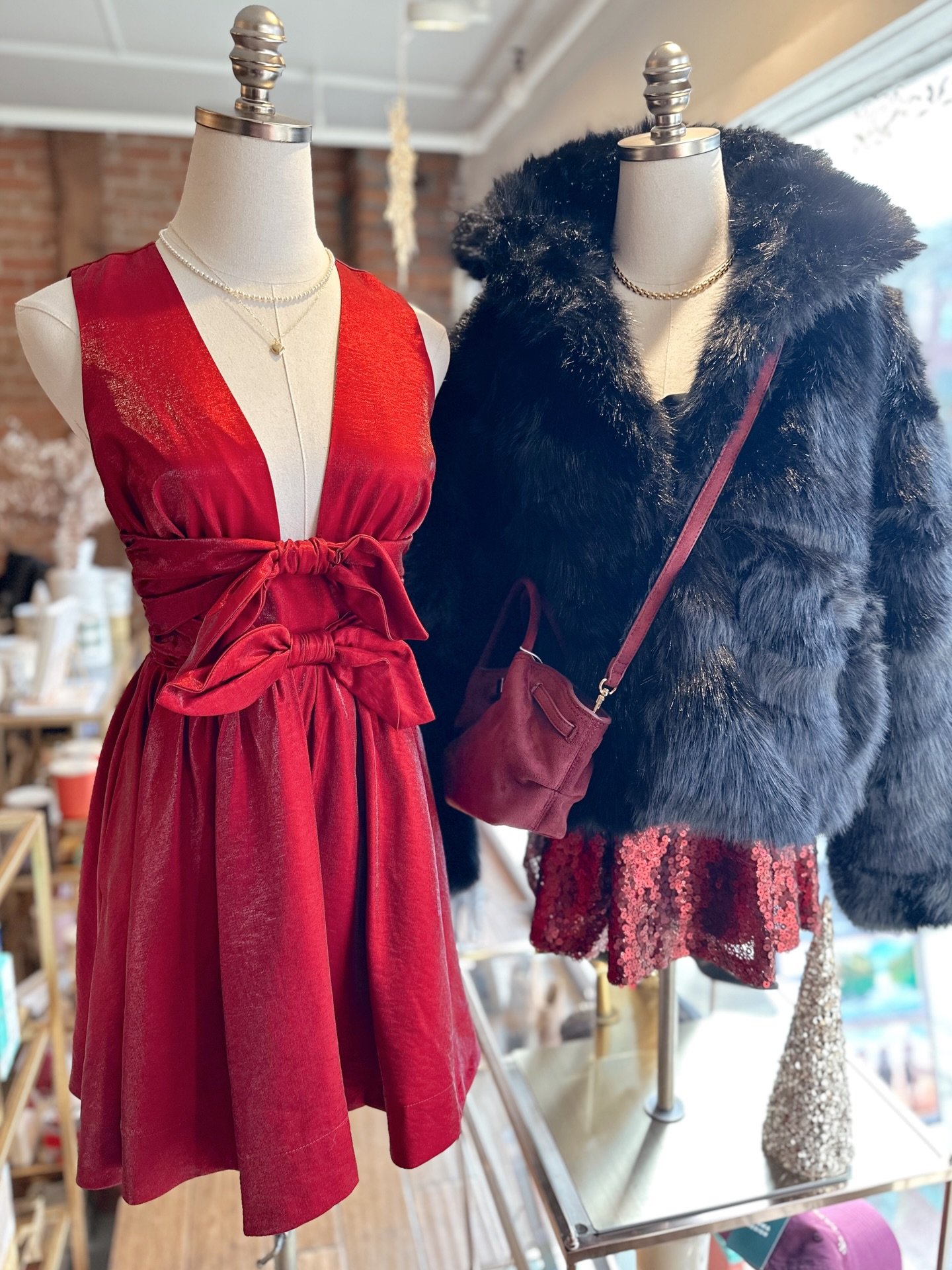 Next holiday on our mind 💘 Valentine&rsquo;s Day 💕 Shop all things red and pink in store at Lucia!
.
.
.
#valentinesday #reddresses #saratoga #saratogasprings #boutiqueshopping