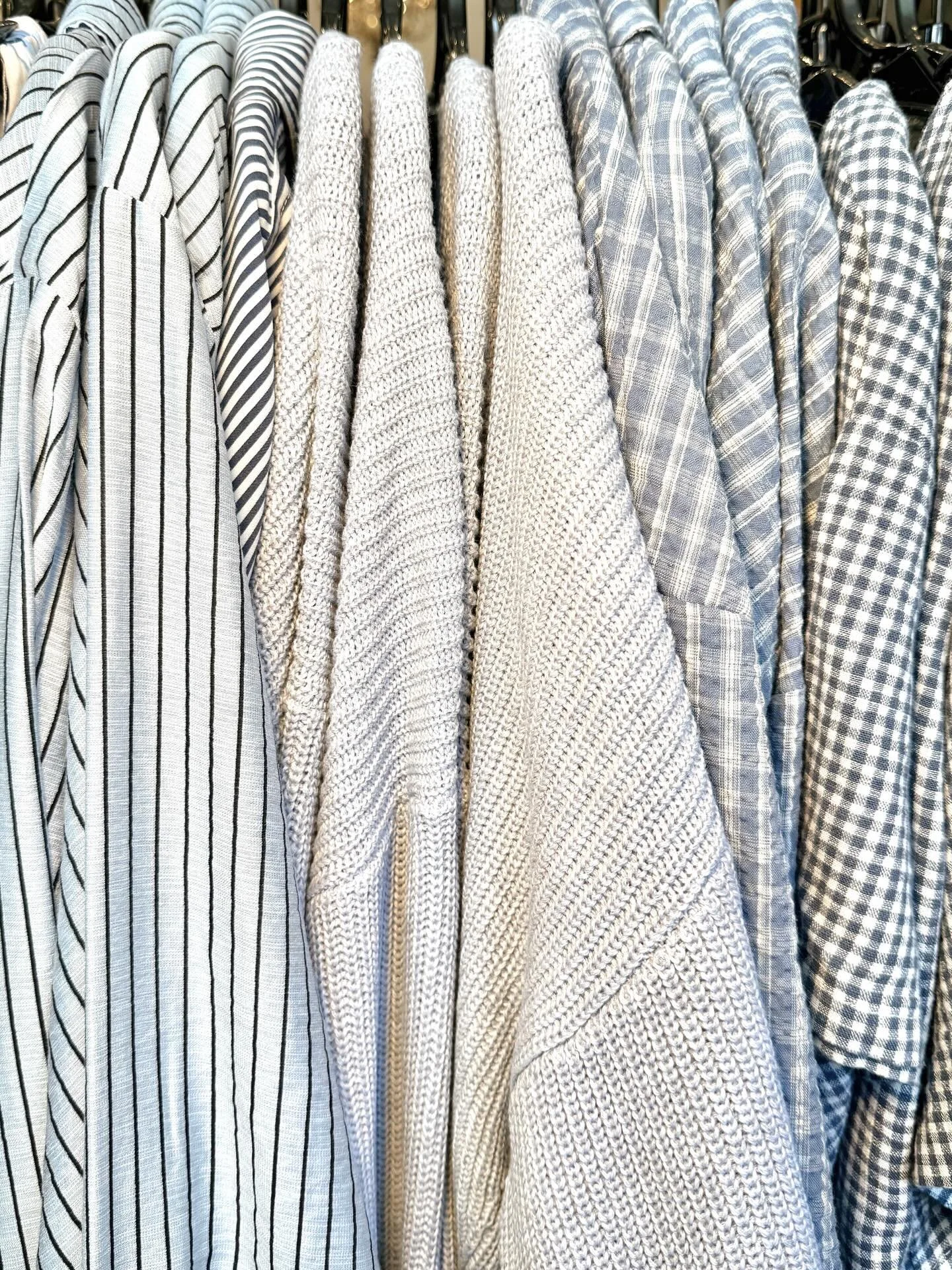 Spring shades taking over at Lucia 🫐⭐️🌷🐻
Comment your favorite color combo ⬇️💬
&bull;
&bull;
&bull;
#saratoga #shopsmall #spring #newarrivals #boutique