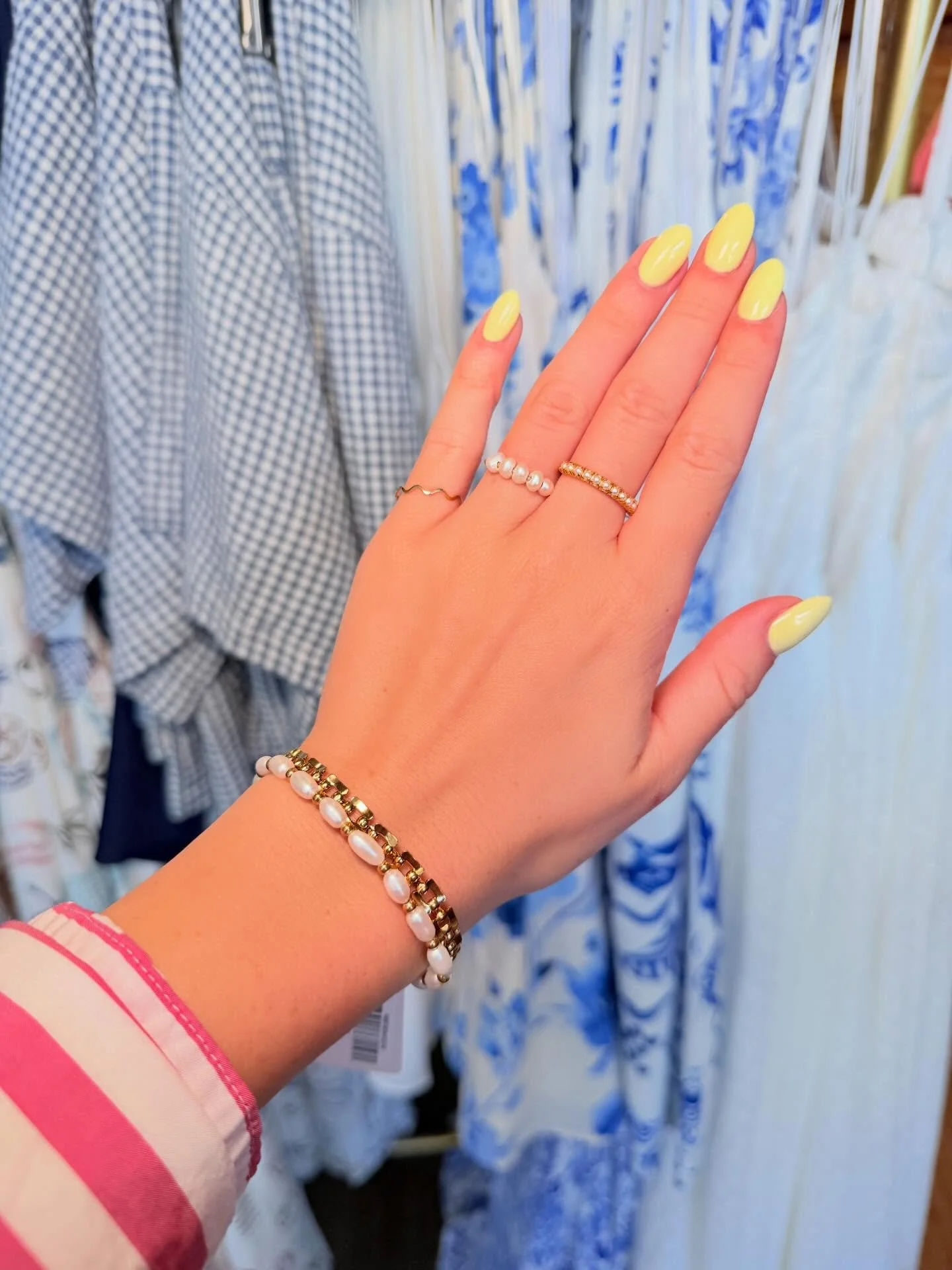 Stay stacked all summer long in the cutest jewelry from Lucia💫☀️
&bull;
&bull;
&bull;
#jewlery #staystacked #summer #daintyjewelry #saratoga