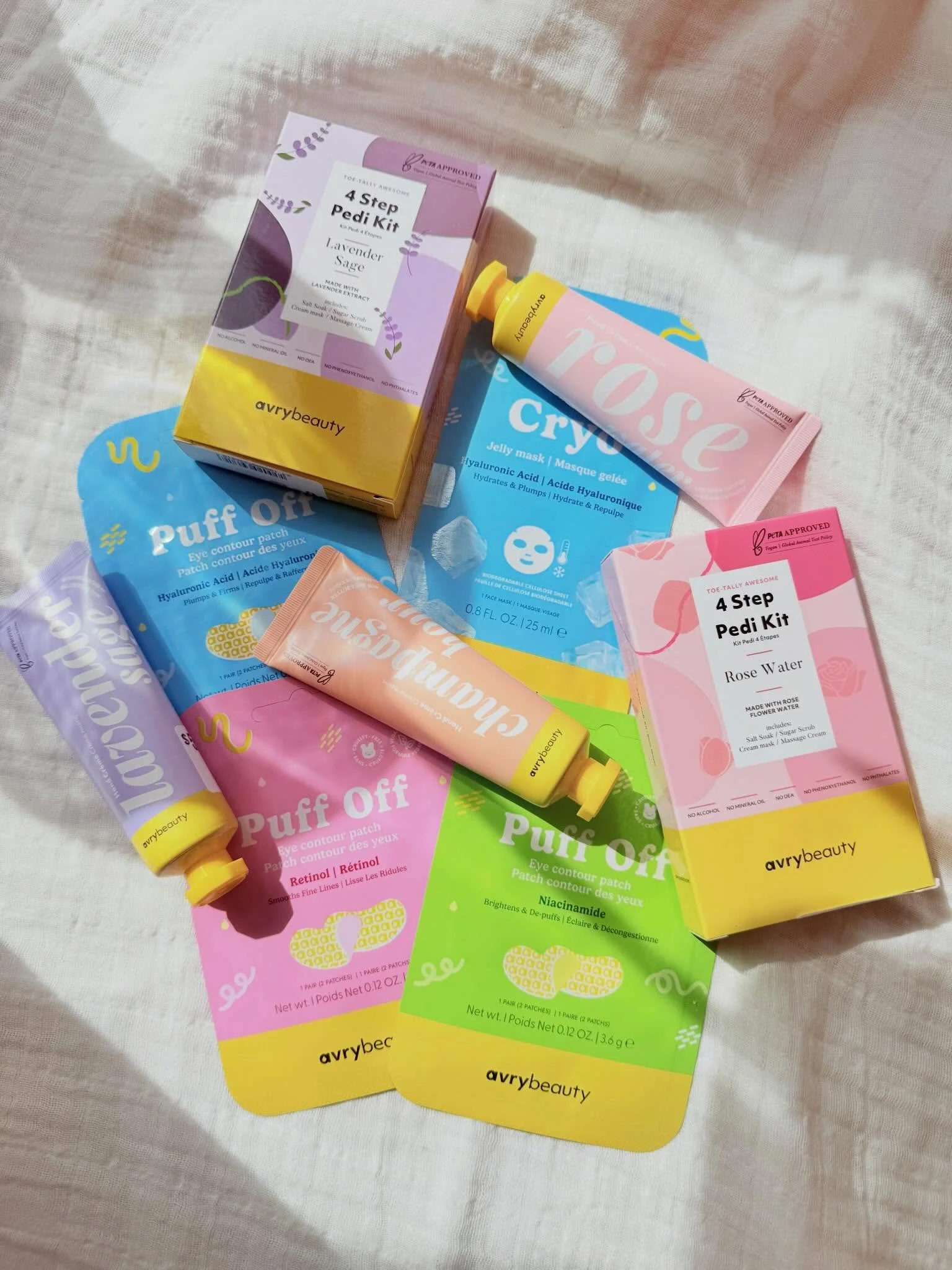 Treat yourself🤍 New self-care favorites just arrived at Lucia Boutique✨
&bull;
&bull;
&bull;
#saratoga #selfcare #avrybeauty #shoplocal #boutique