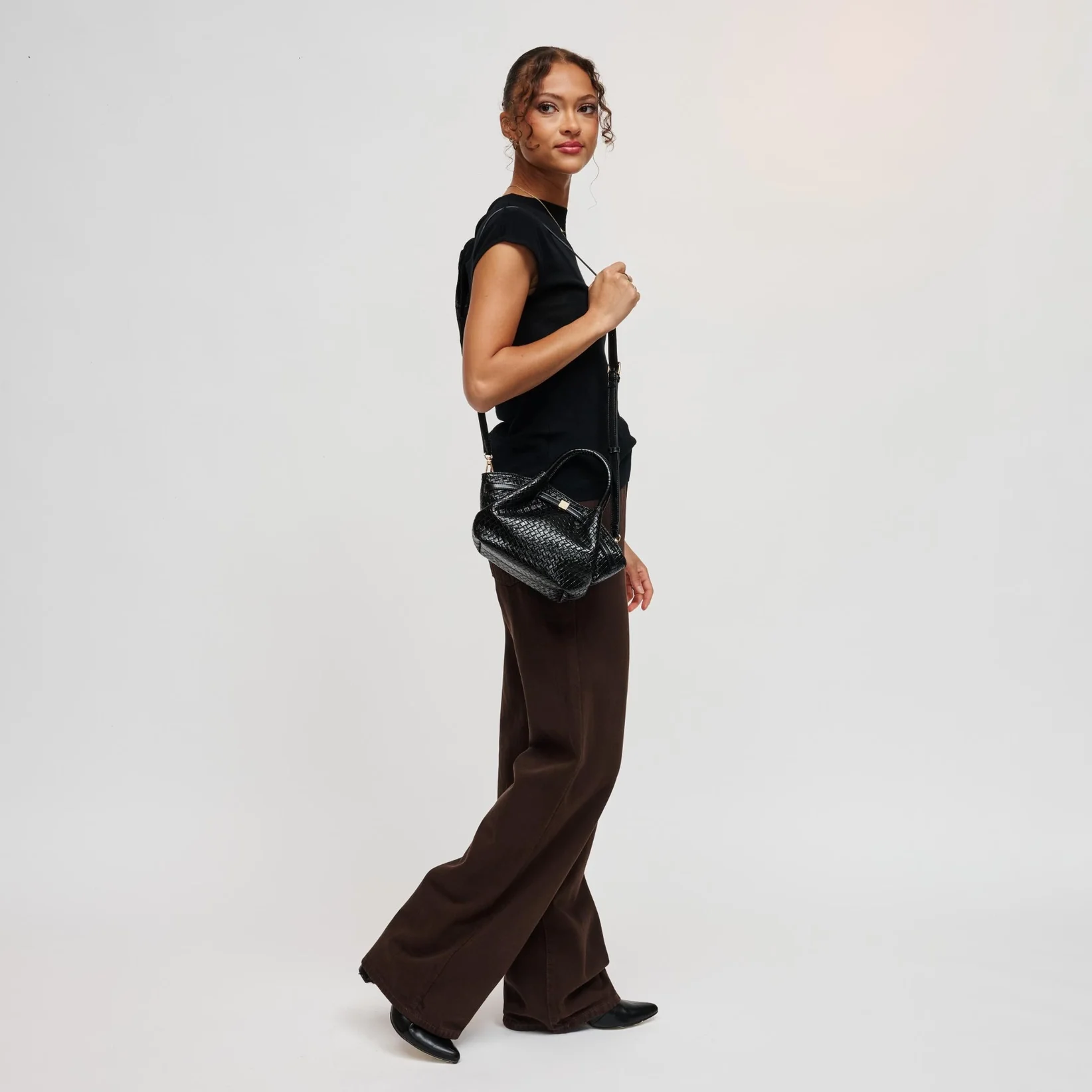 Selena black 4.webp