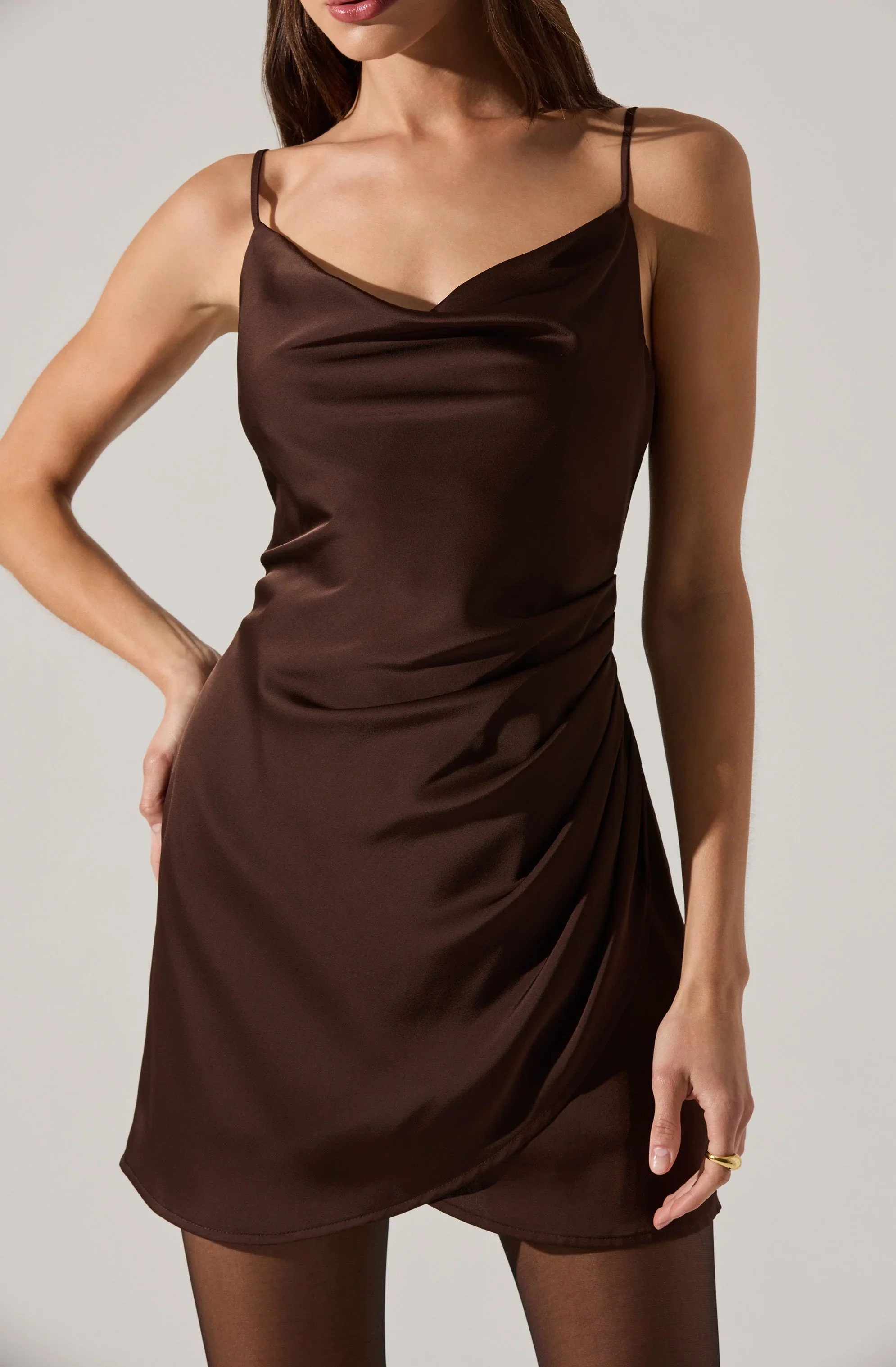 ACDR102991_BROWN_4_4000x.webp