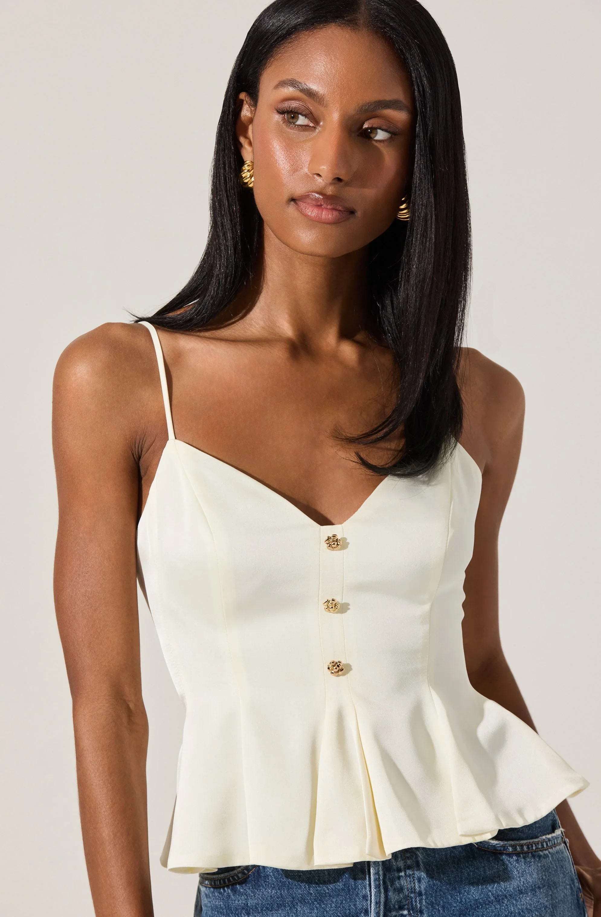 ACT18990_CREAM_1_4000x.webp
