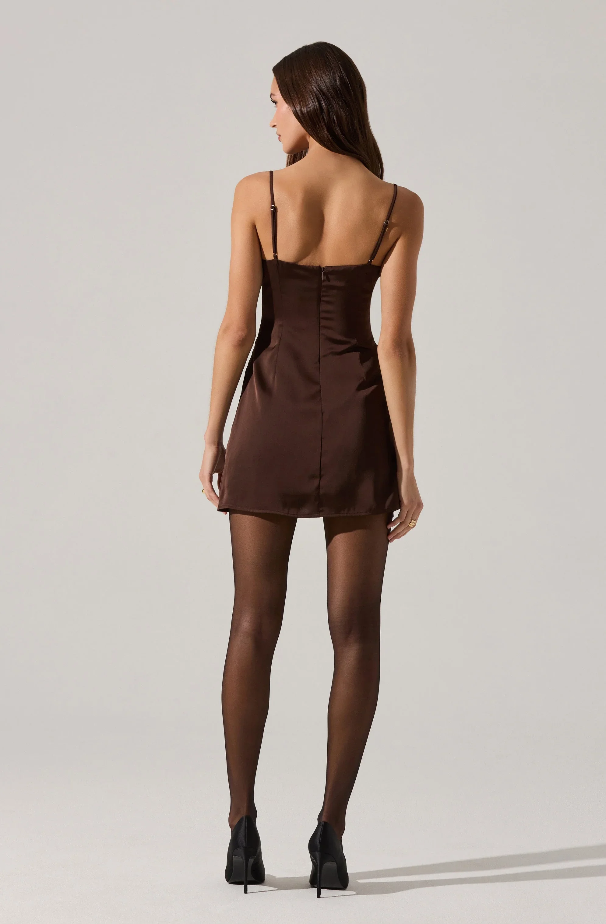ACDR102991_BROWN_6_4000x.webp
