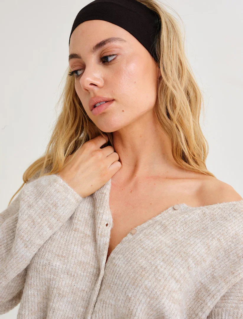 Newport_Cardigan_Oatmeal_Heather_045.webp